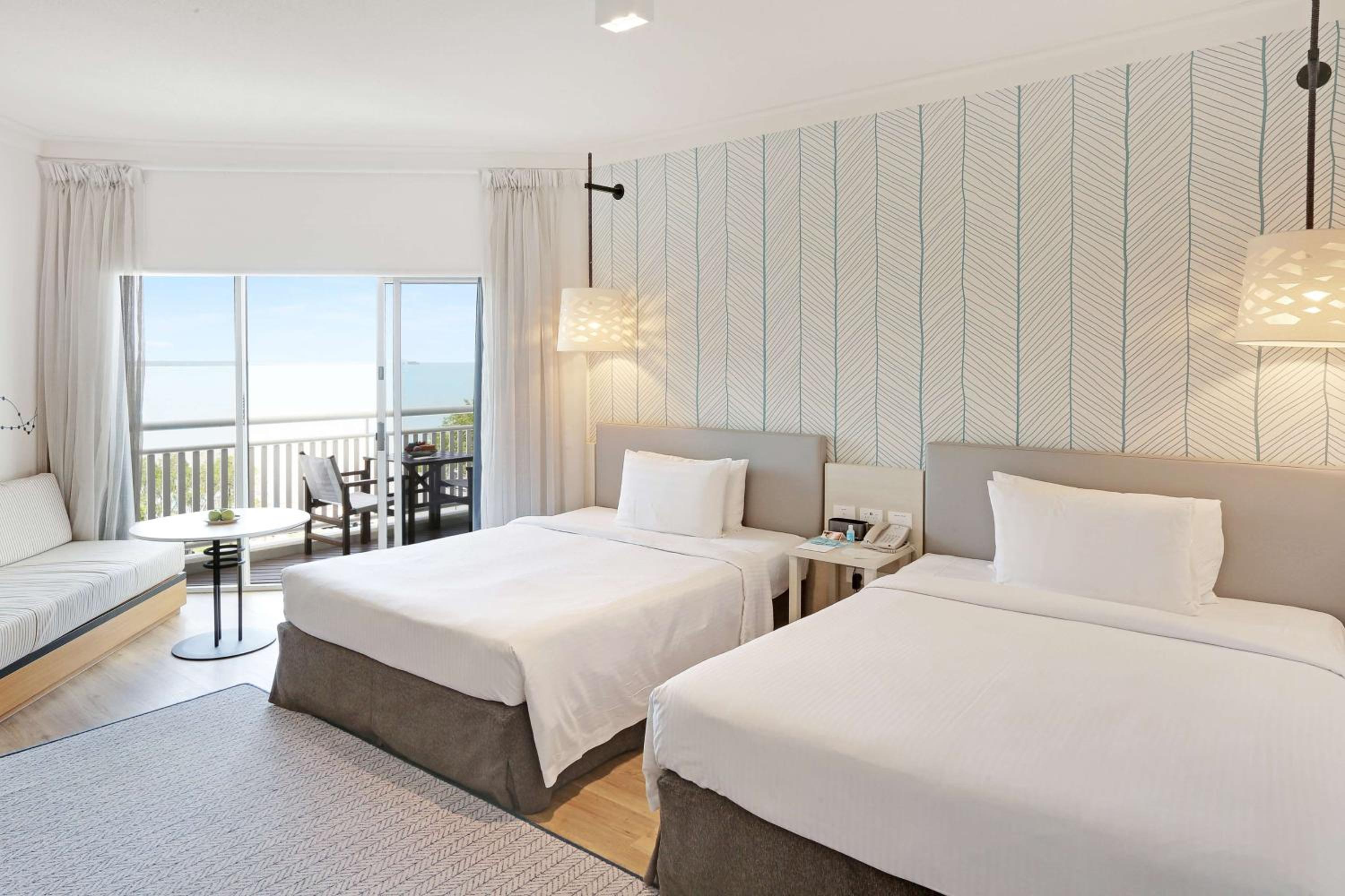 Deluxe Room with Sea View Twin Room