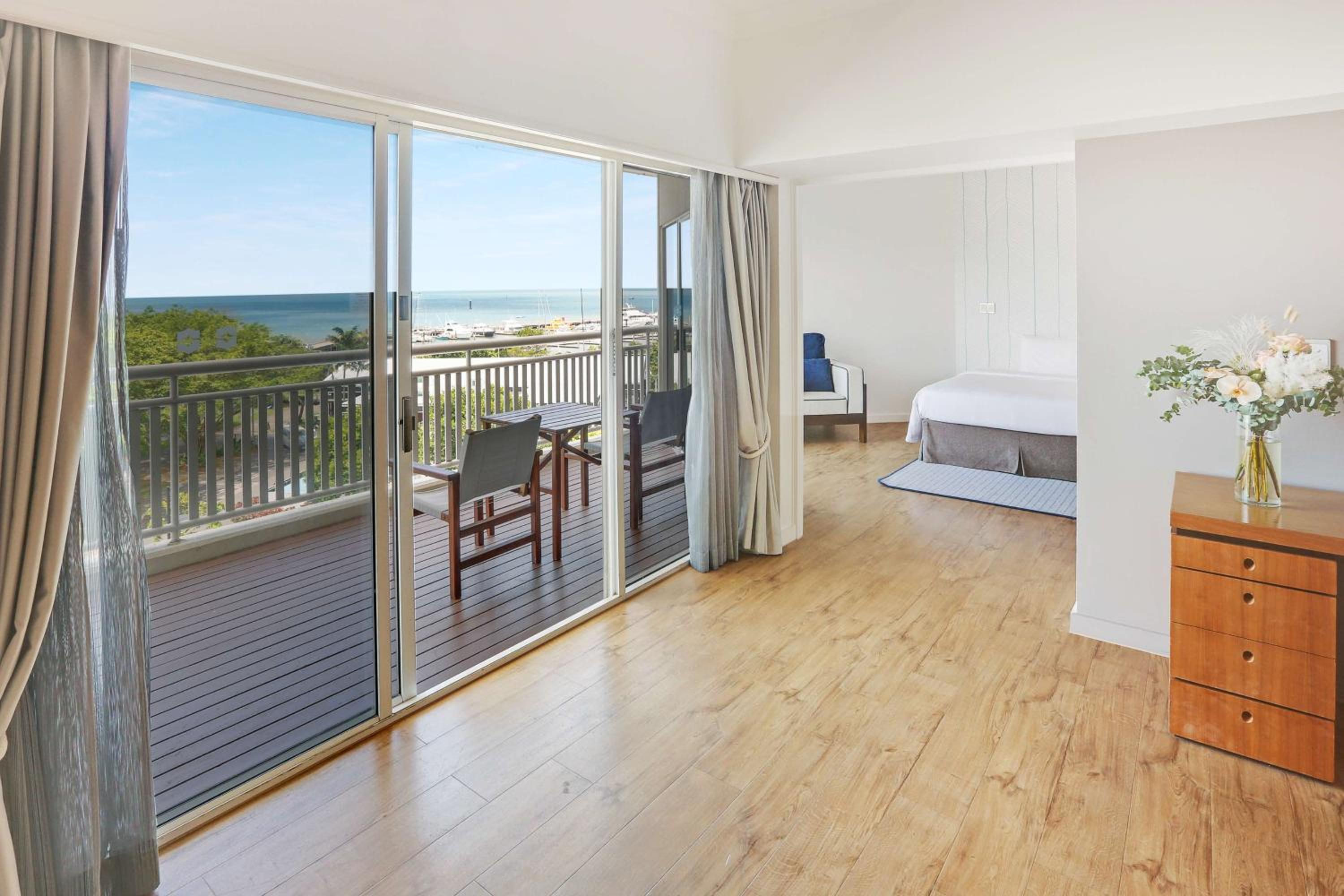 One-Bedroom Suite - Photo 8
