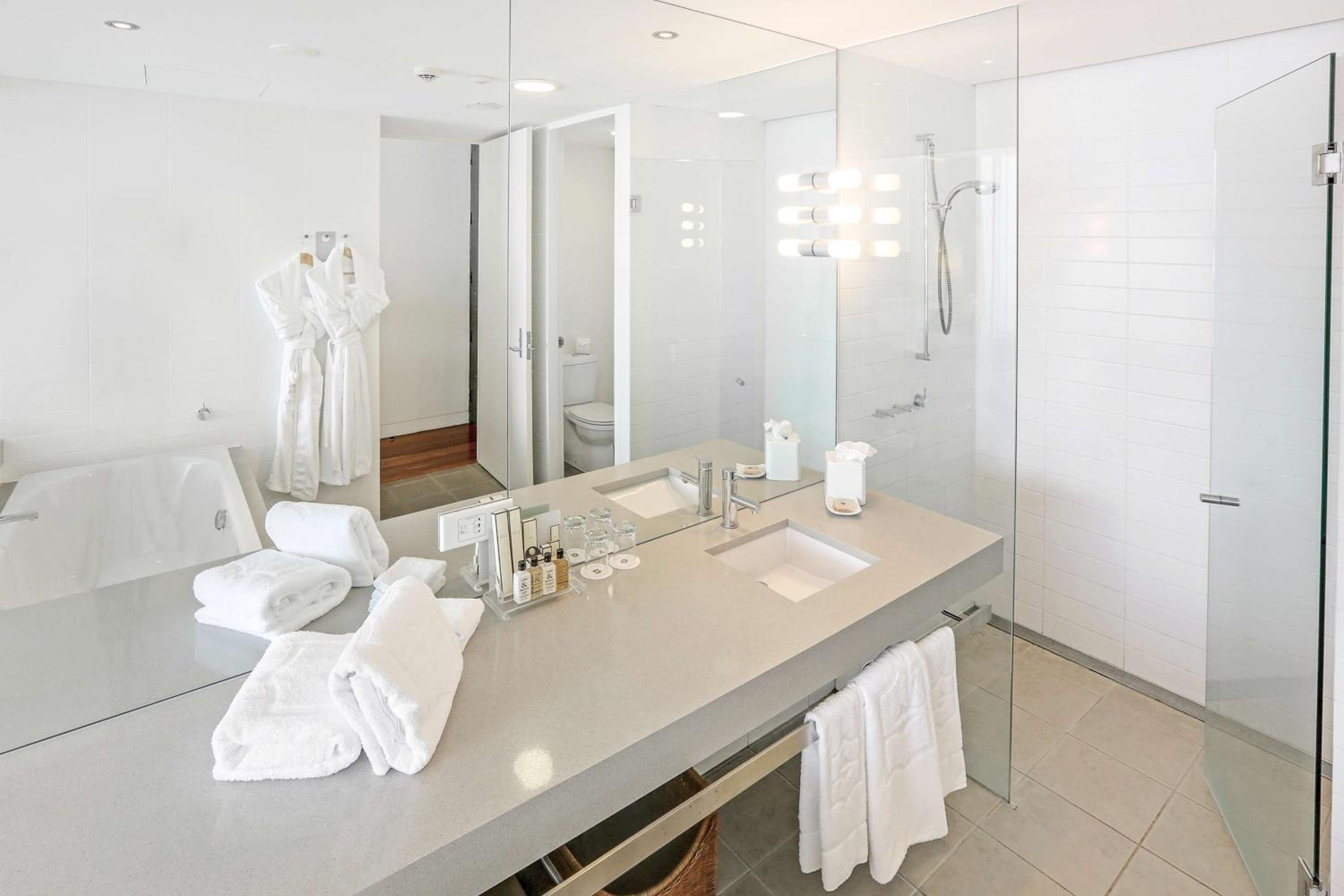 Horizon Club Twin Room - Photo 16
