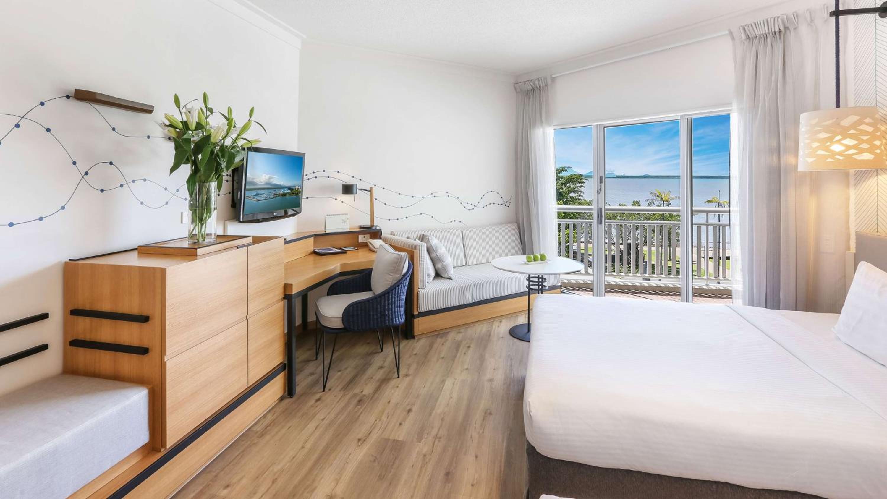 Deluxe Room with Sea View