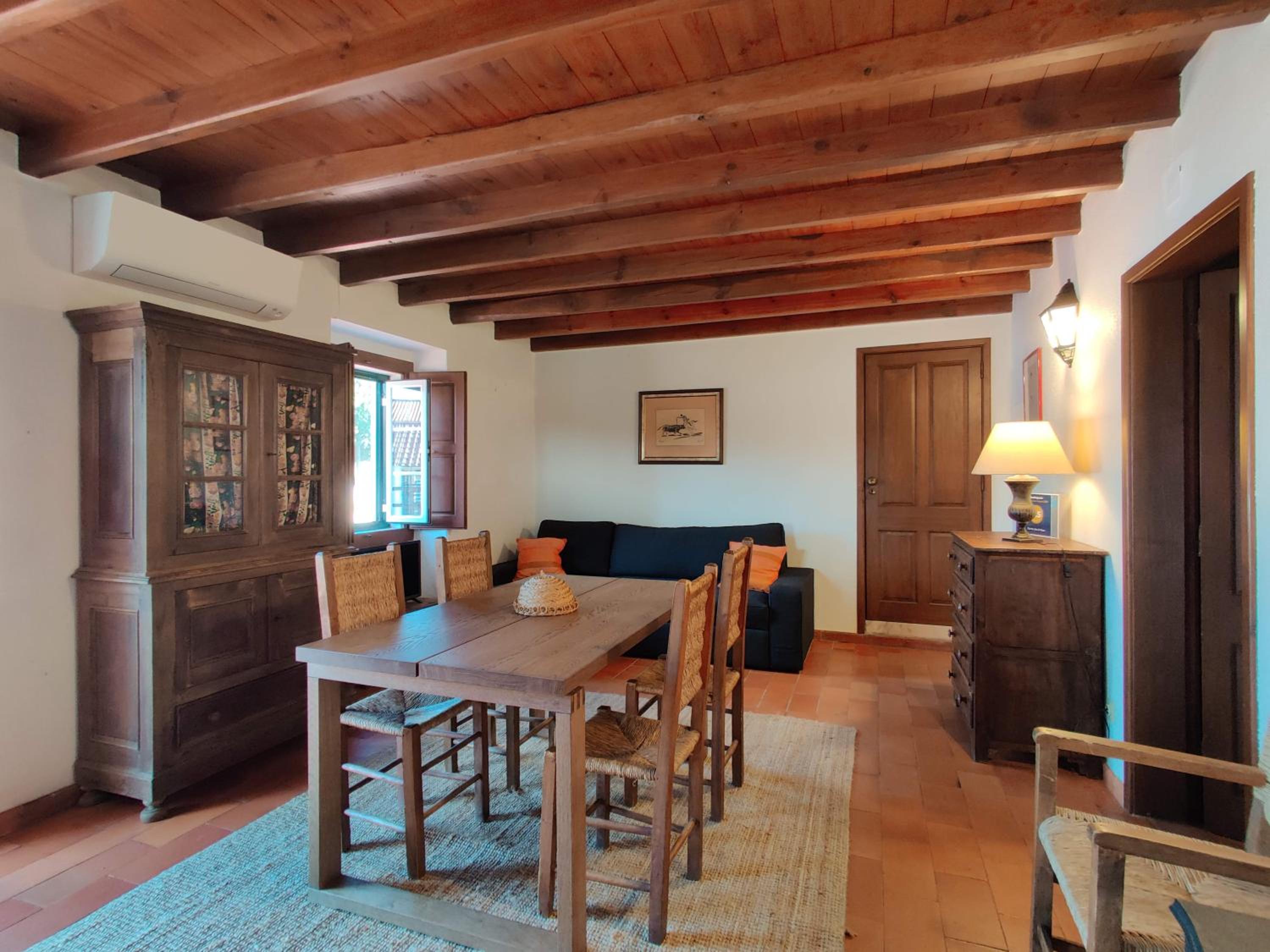 One-Bedroom House photo 1