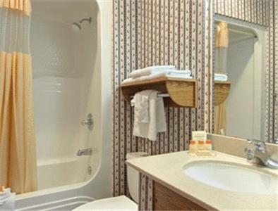 Deluxe King Room - Non-Smoking