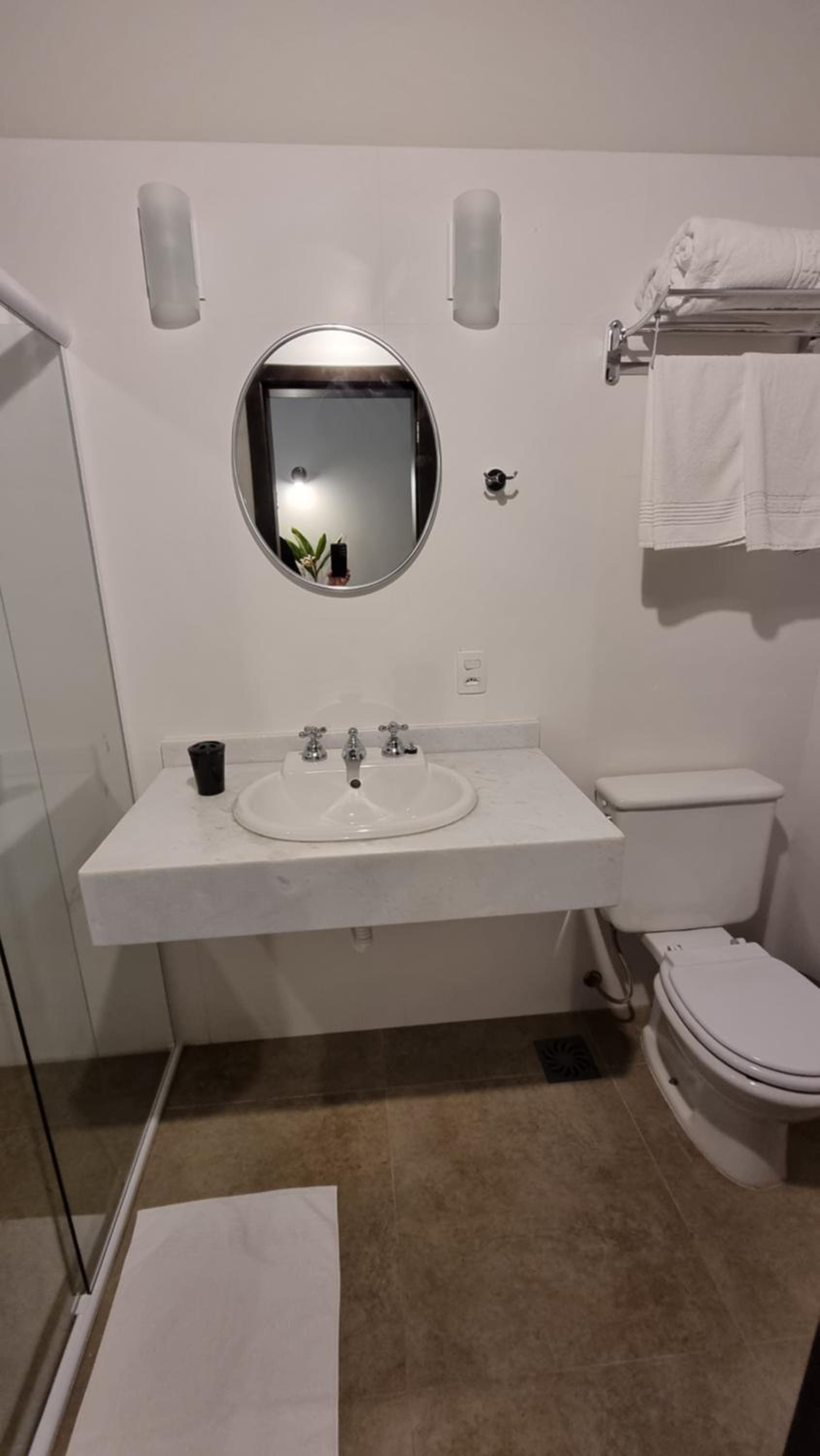 Standard Double or Twin Room - Photo 10