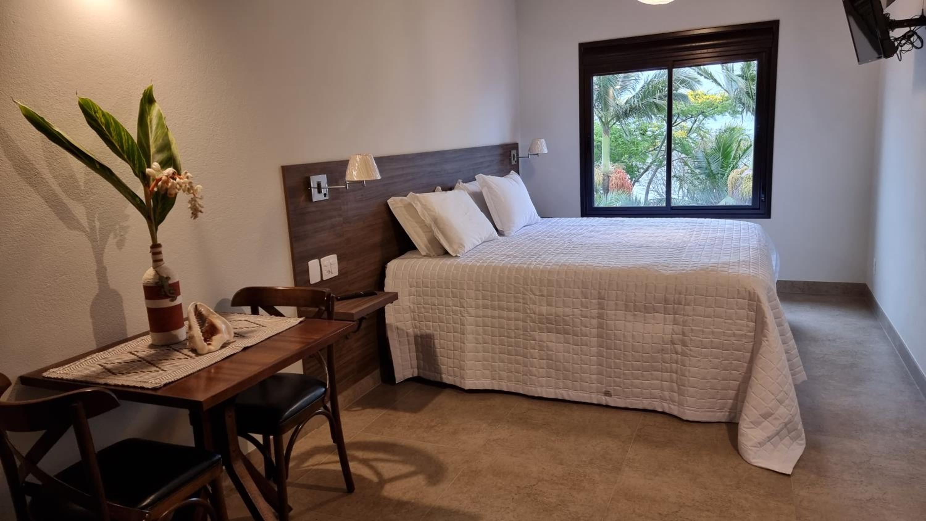 Standard Double or Twin Room - Photo 8