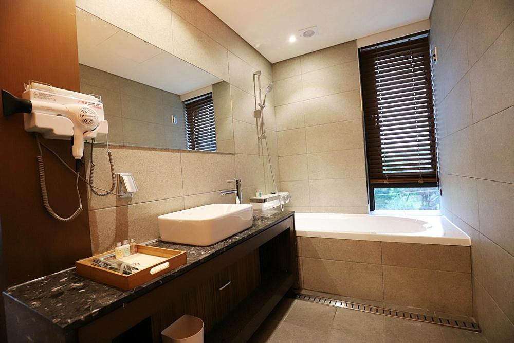 Suite with River View photo 3