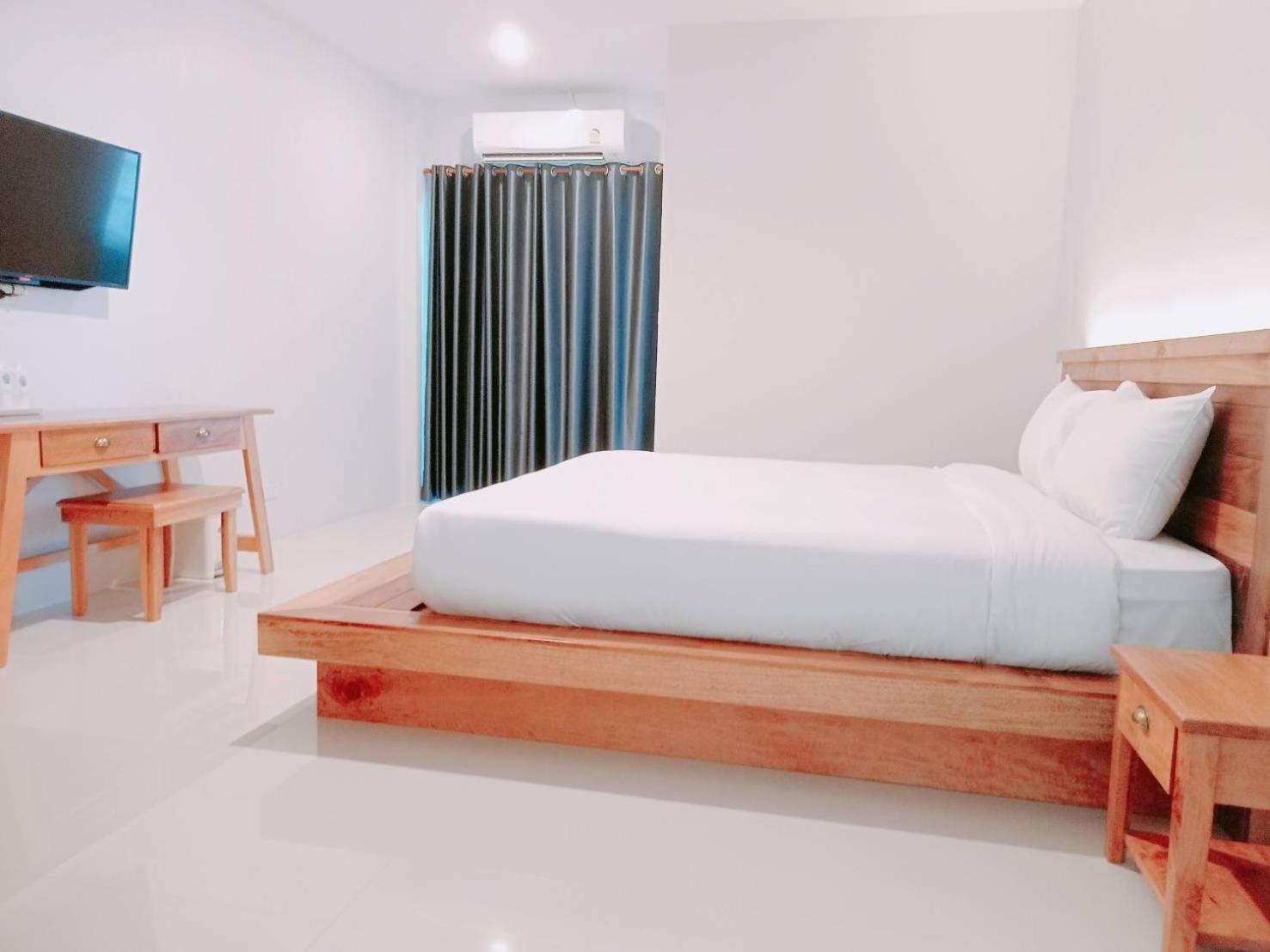 Standard Single Room - Photo 13