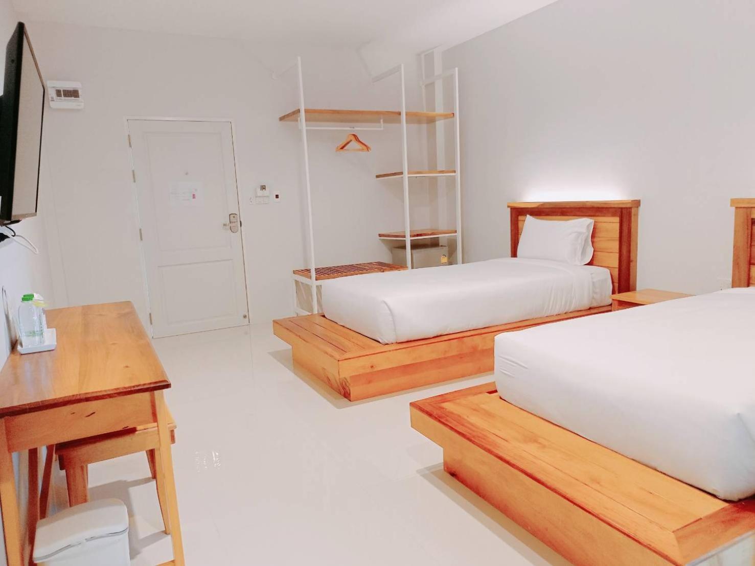Twin Room - Photo 3