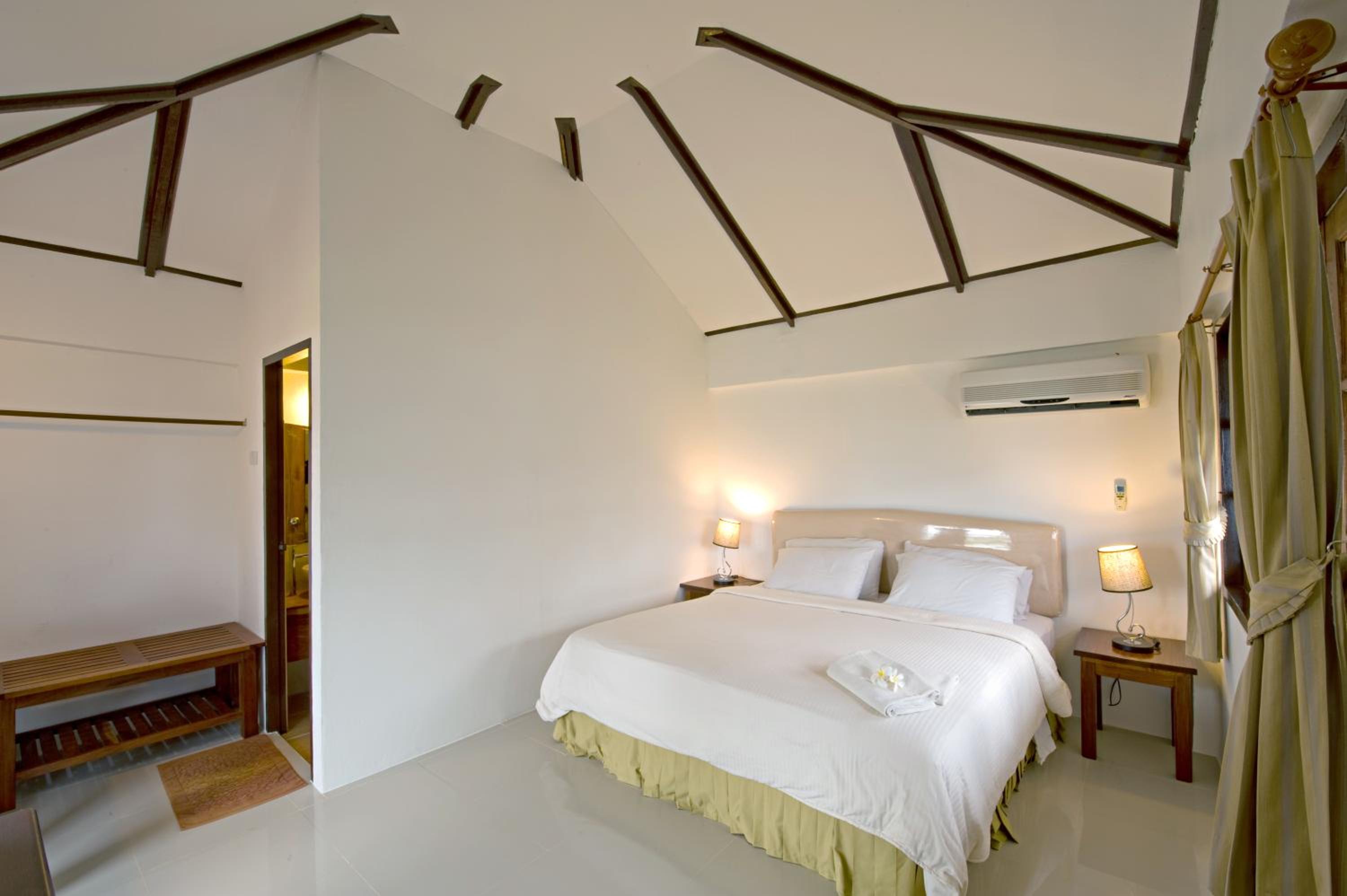 Deluxe Bungalow with Sea View photo 3