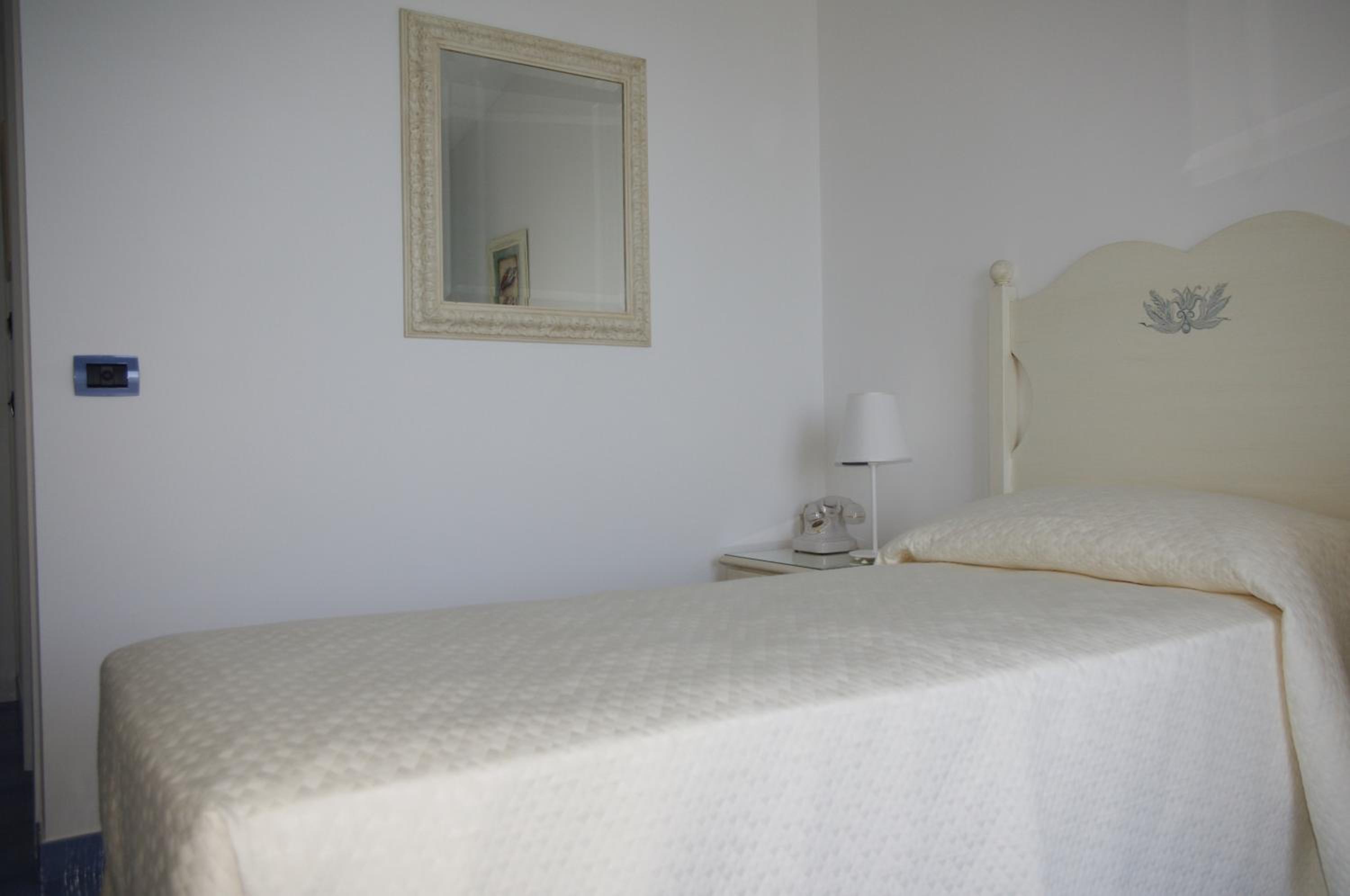Classic Single Room with Balcony