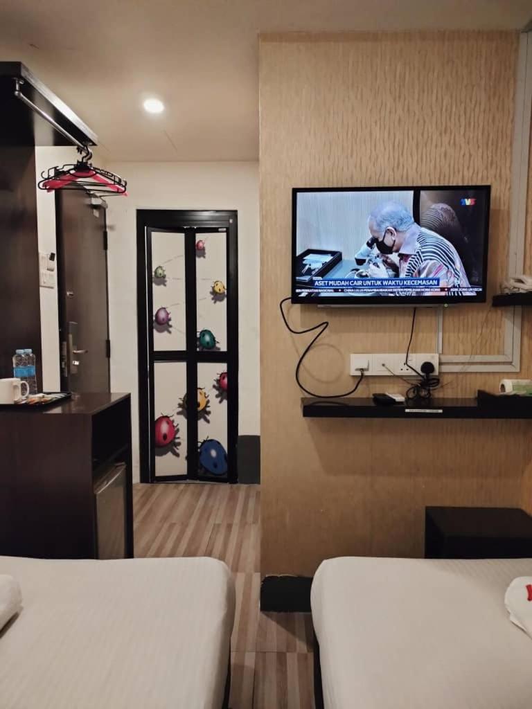 Deluxe Twin Room - Photo 2