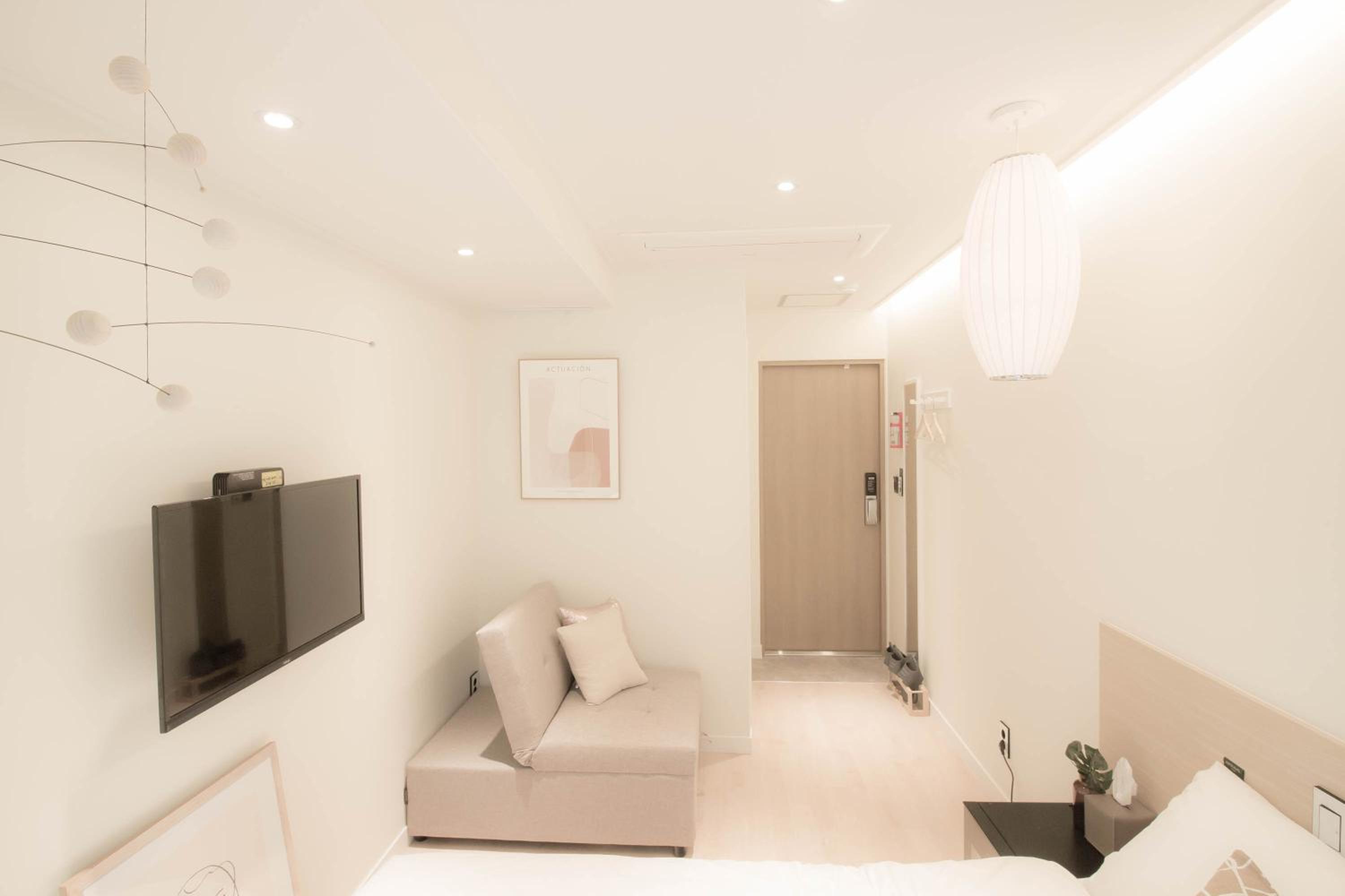 Double Room - Photo 13