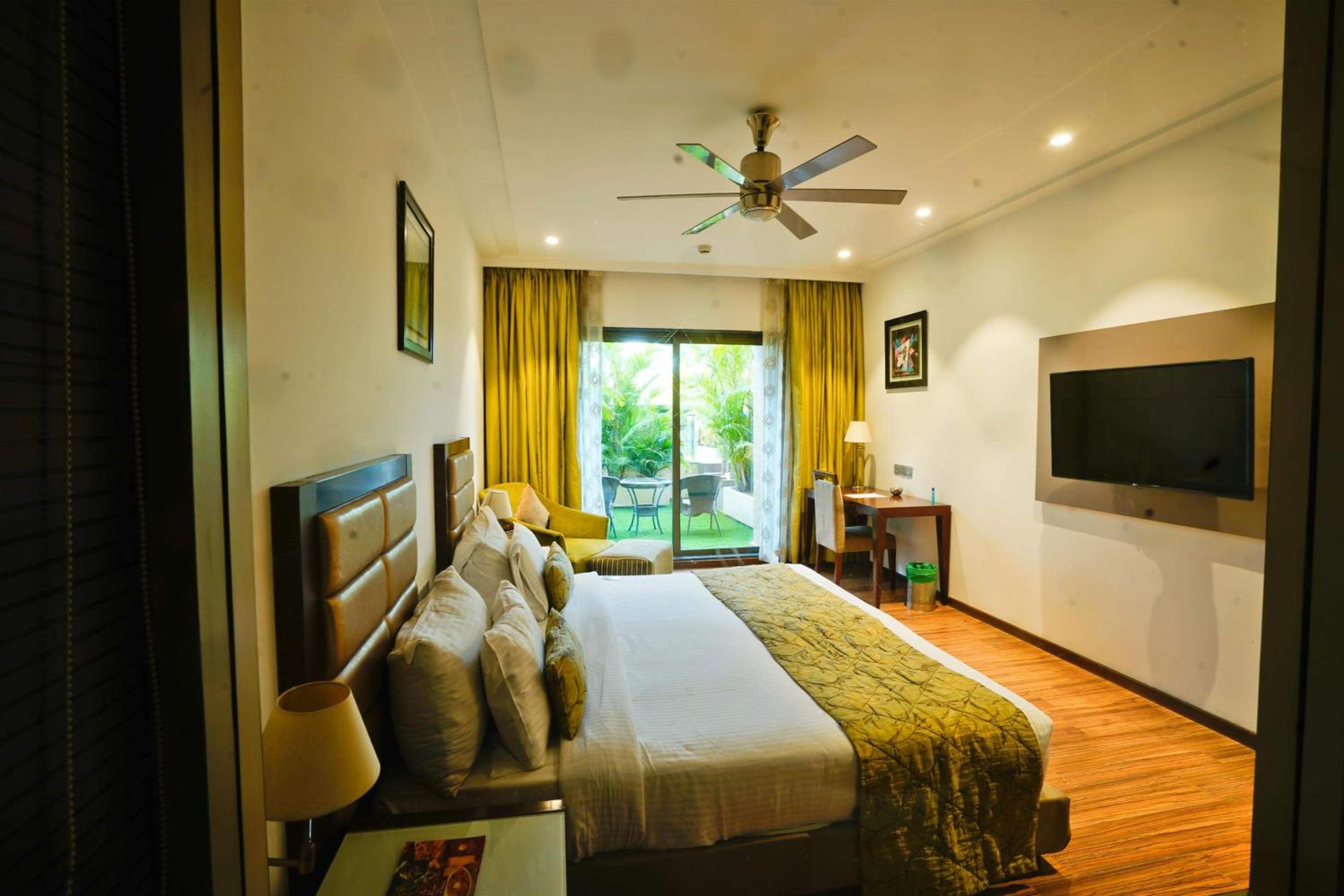 Retreat Room with 10% Discount on Food and Soft Beverages , SPA , Saloon and Laundry(only washing and Ironing) - Photo 7