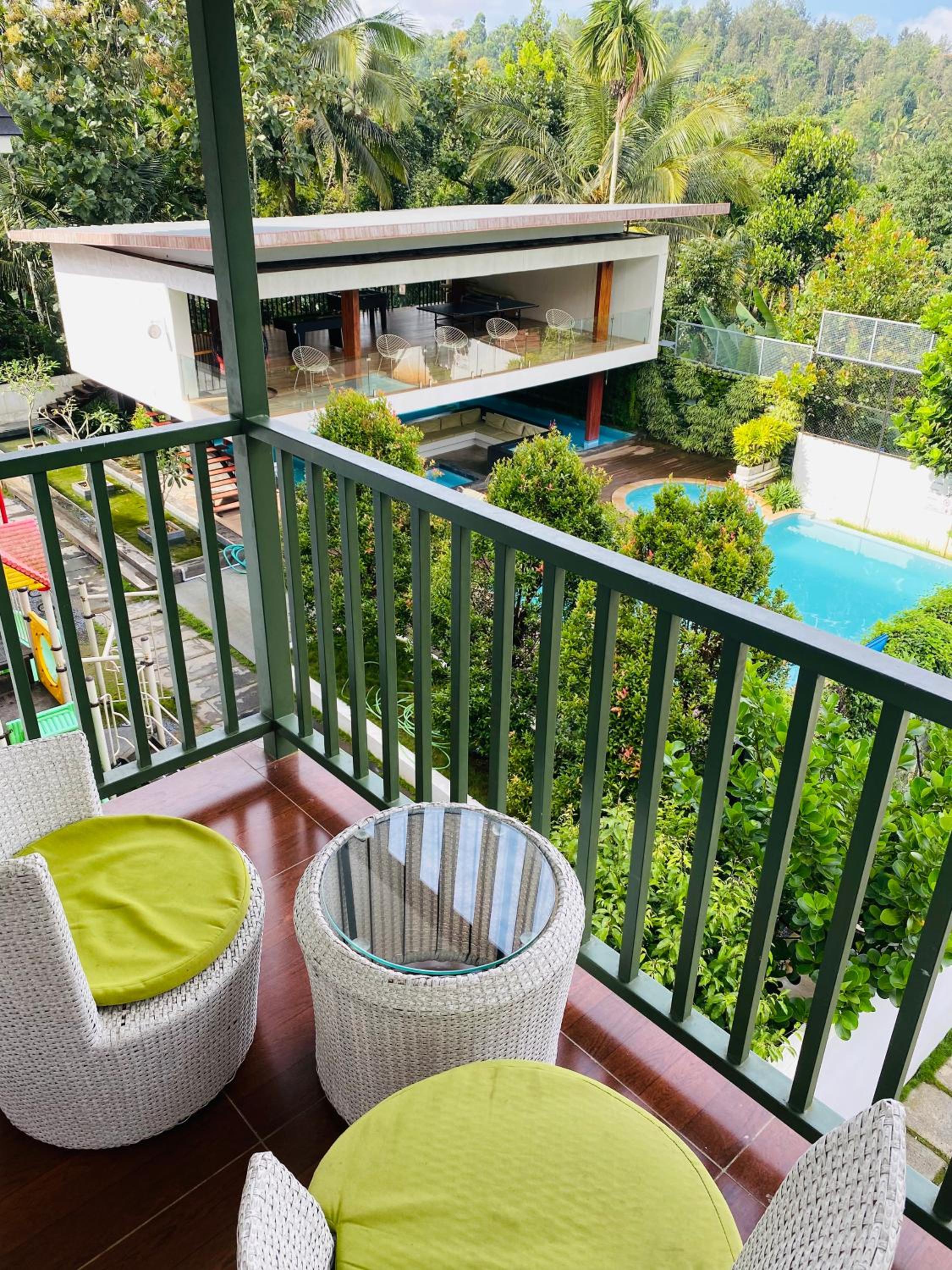 Two-Bedroom Apartment with Balcony and Air conditioning photo 3