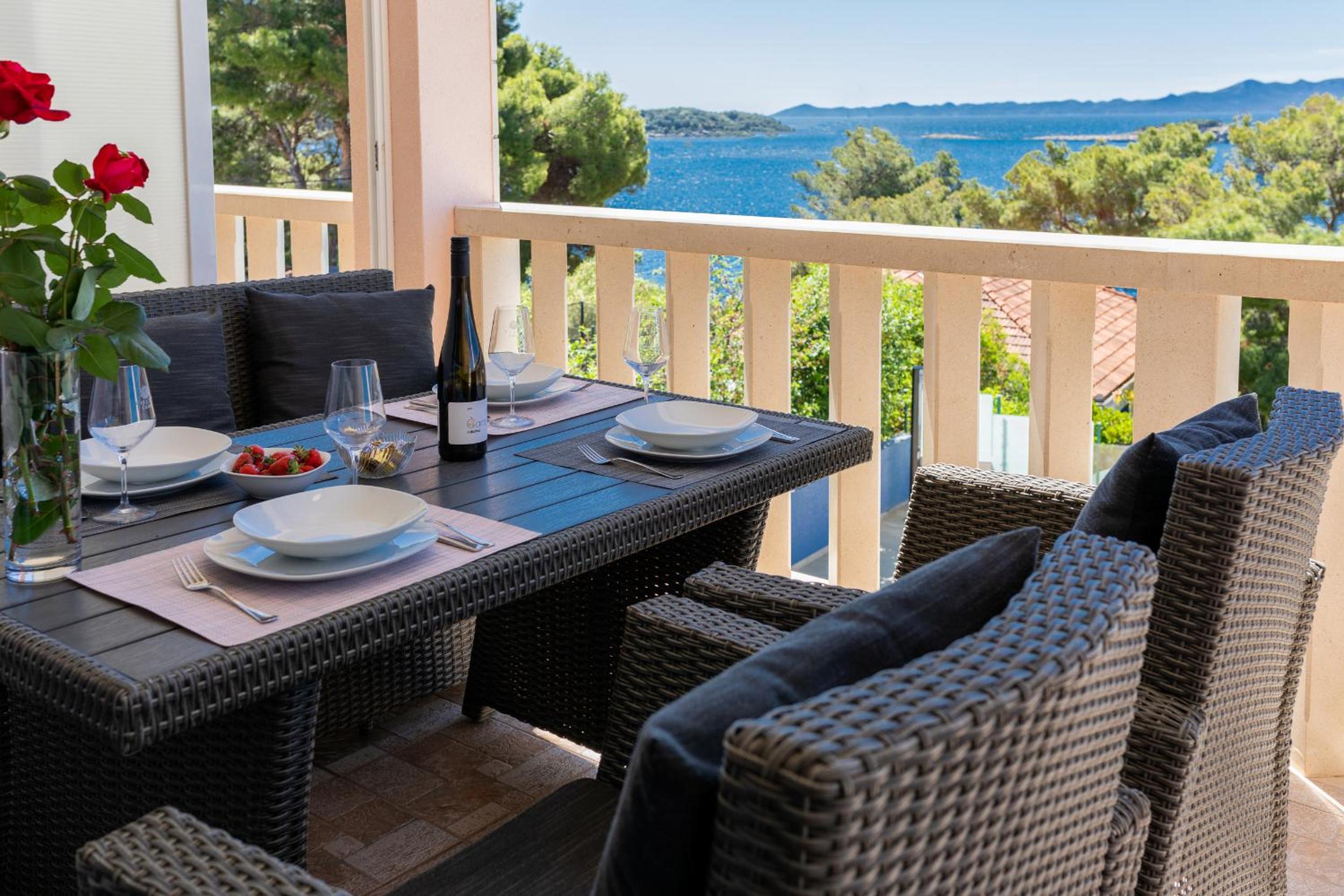 Apartment with Balcony photo 2