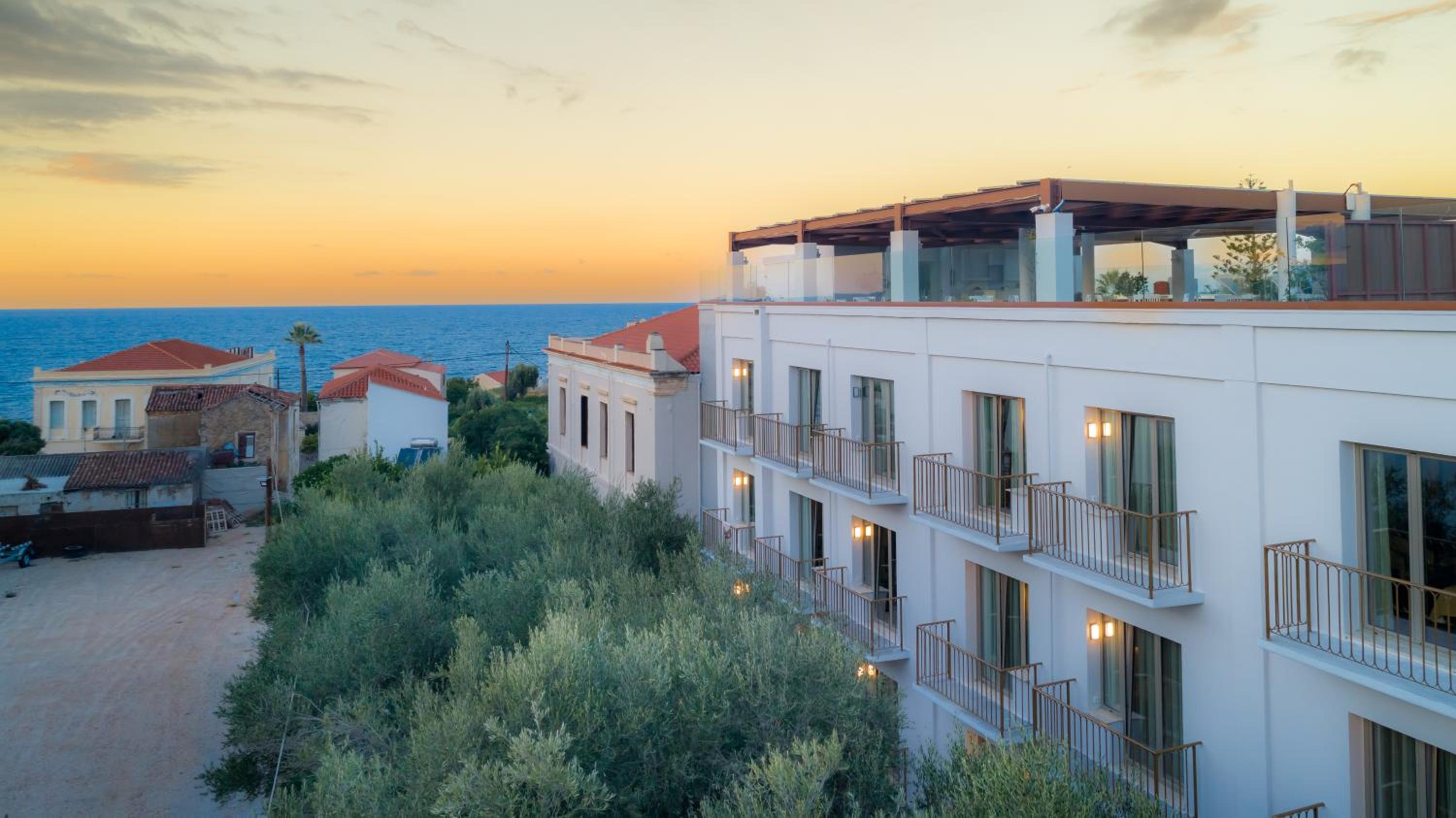 Deluxe Double or Twin Room with Ocean View photo 3