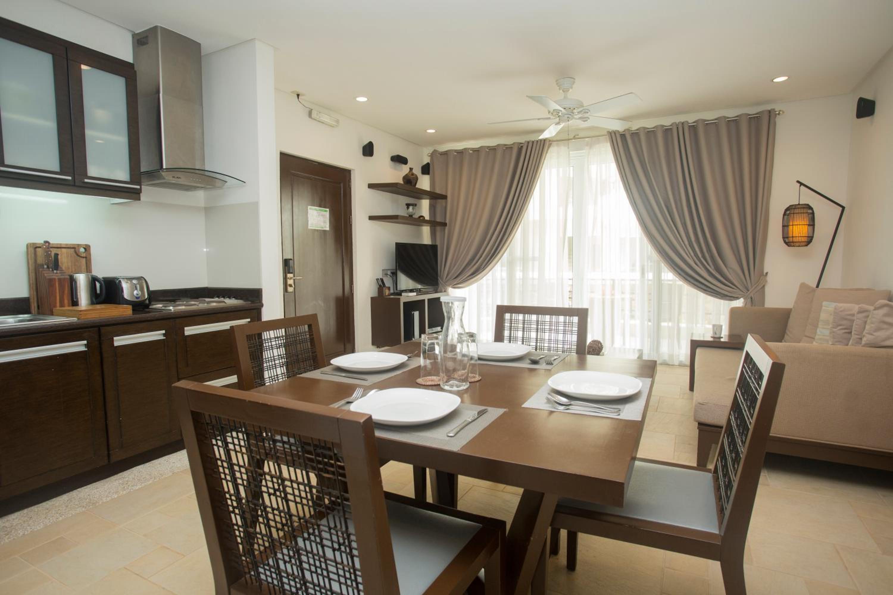 1 Bedroom Junior Suite - Photo 2