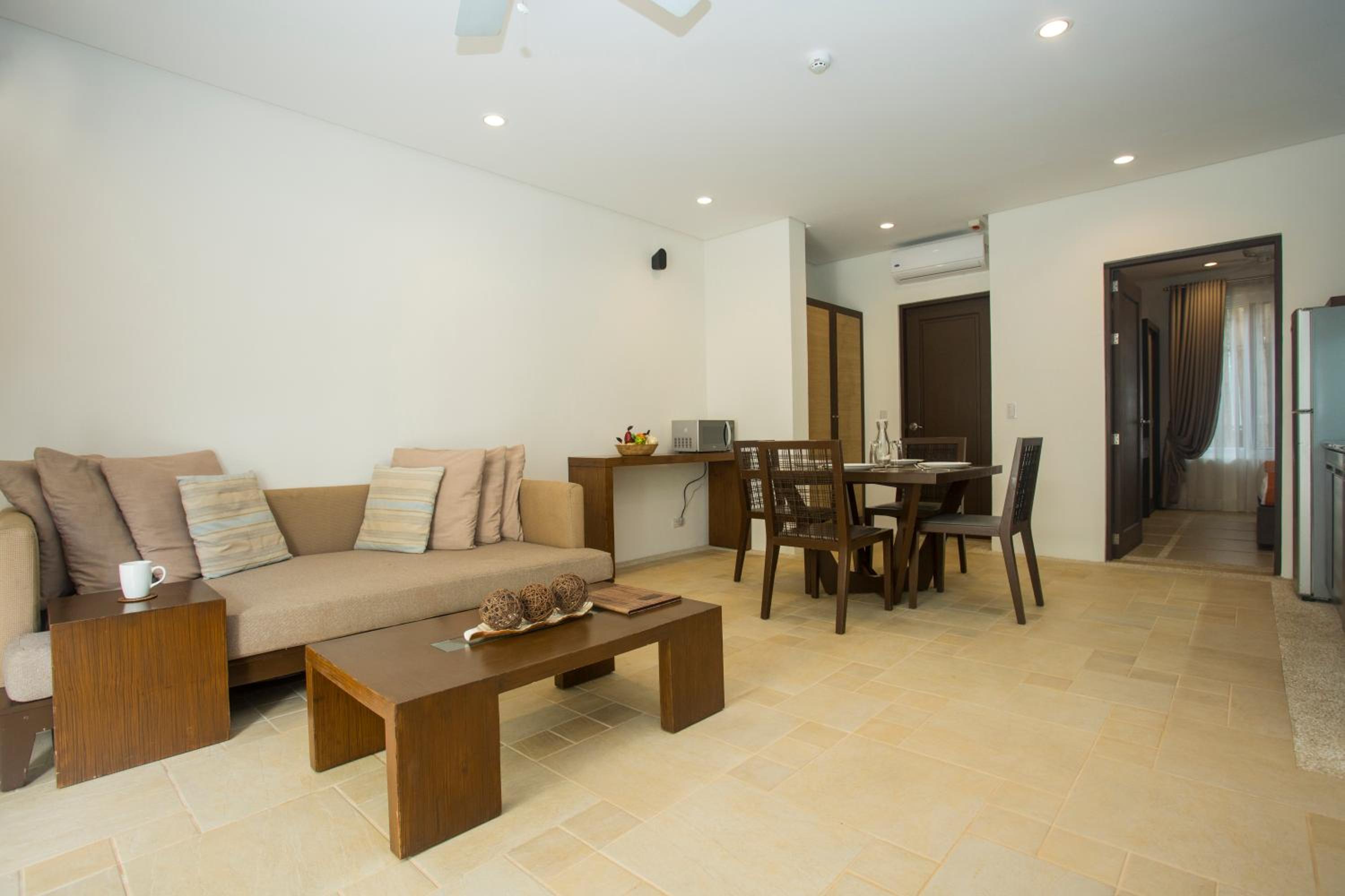 1 Bedroom Junior Suite - Photo 4
