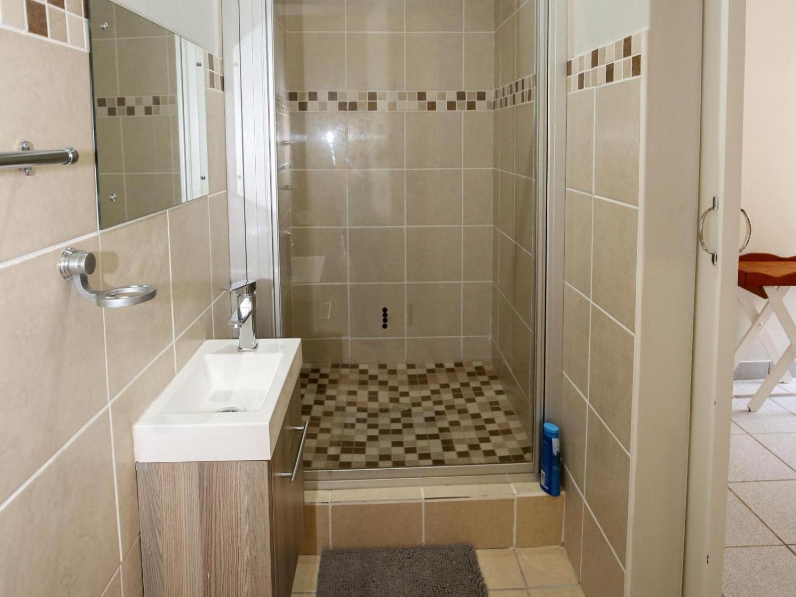 Suite - Photo 14