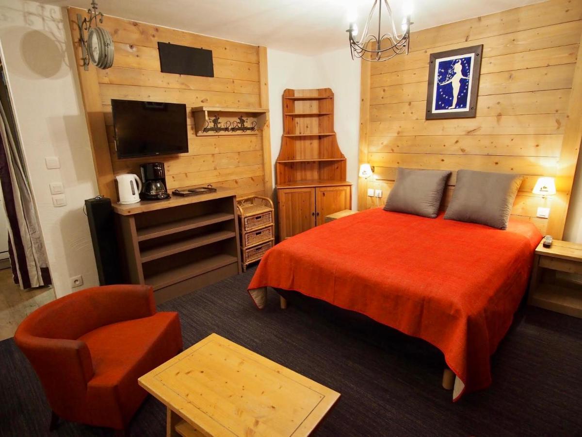 Studio Apartment photo 1