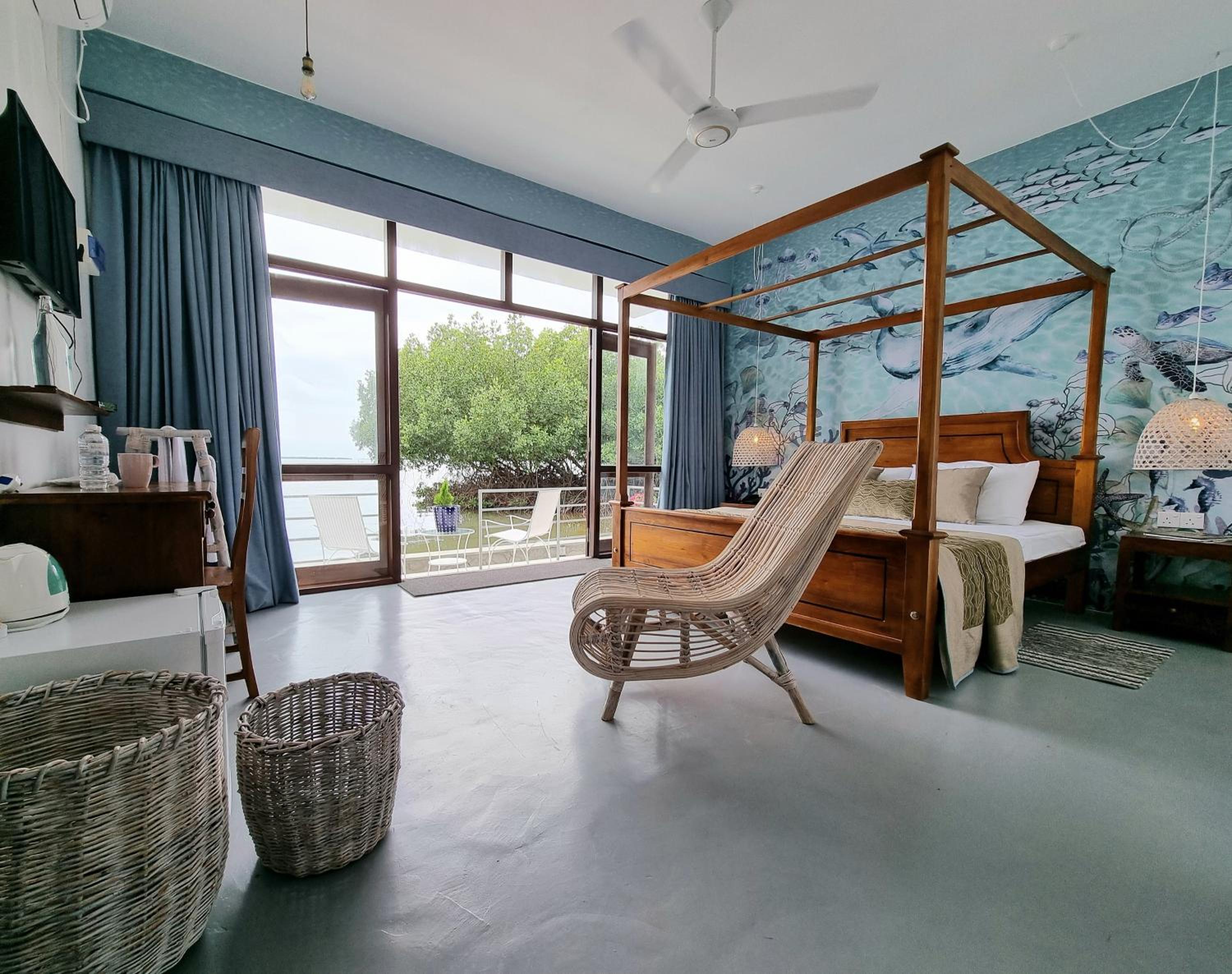 Deluxe Double Room with Balcony and Lagoon View photo 1