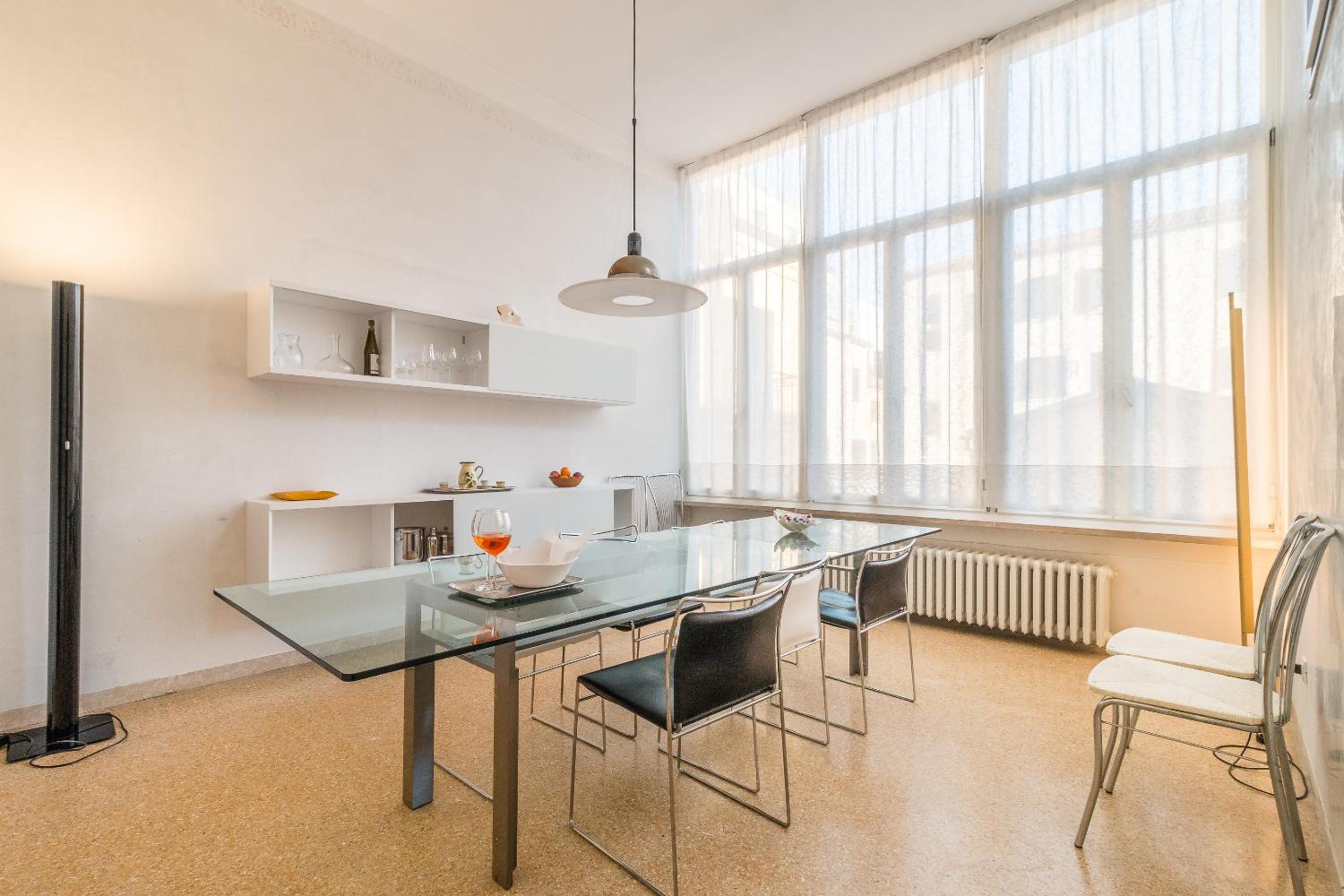 Three-Bedroom Apartment photo 2