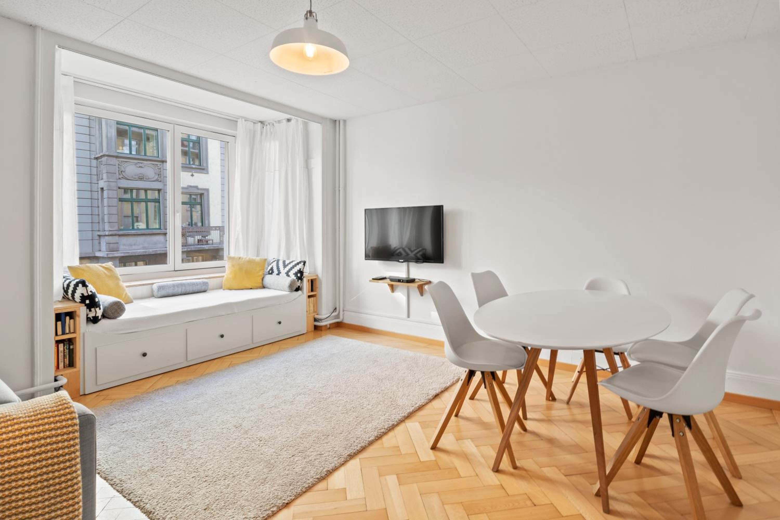 Apartment photo 2