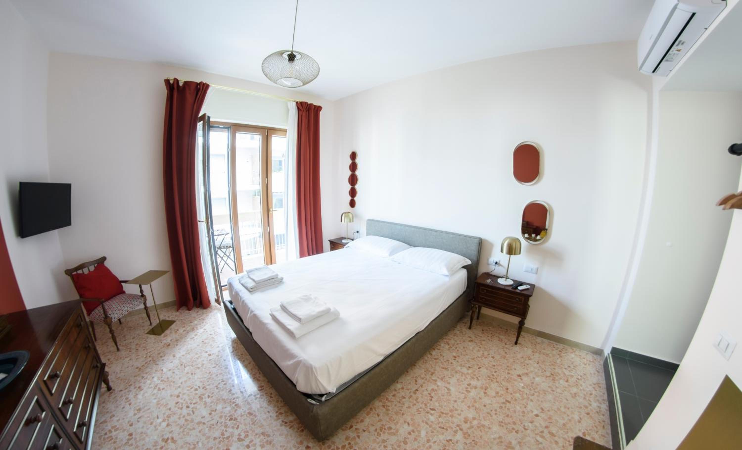 Deluxe Double Room with Balcony - Photo 3