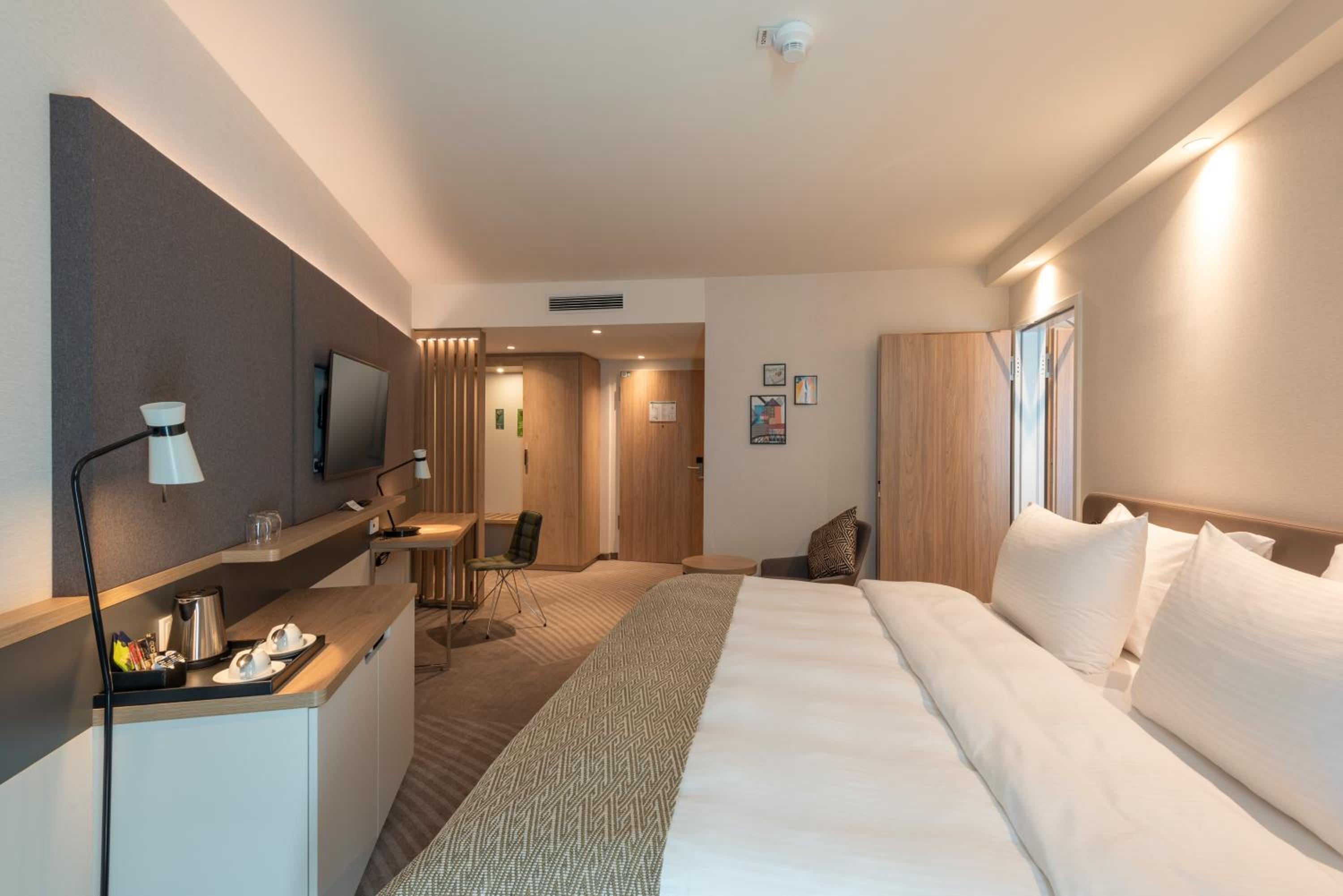 Premium King Room - Connecting Door