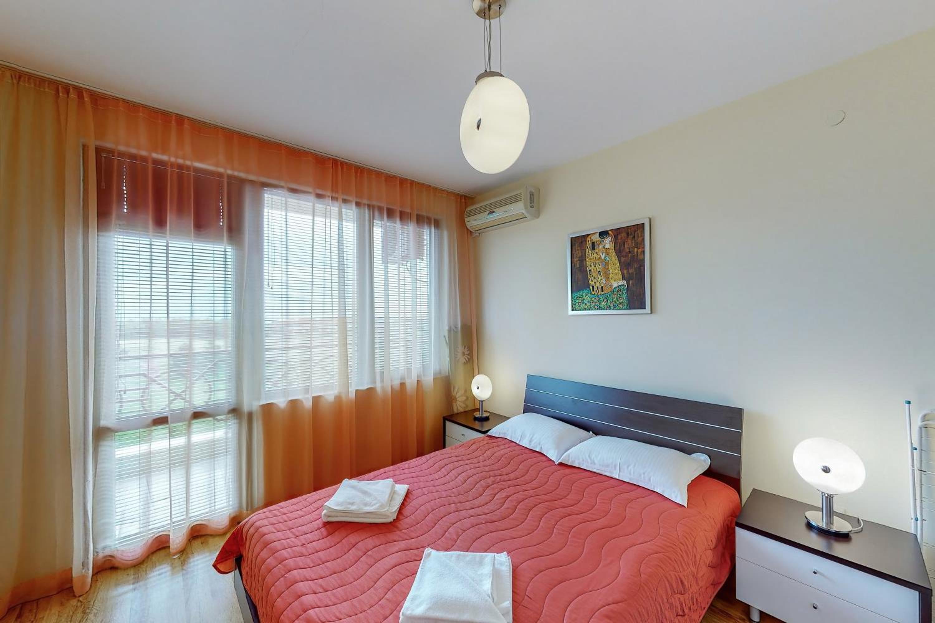 Apartment with Garden View