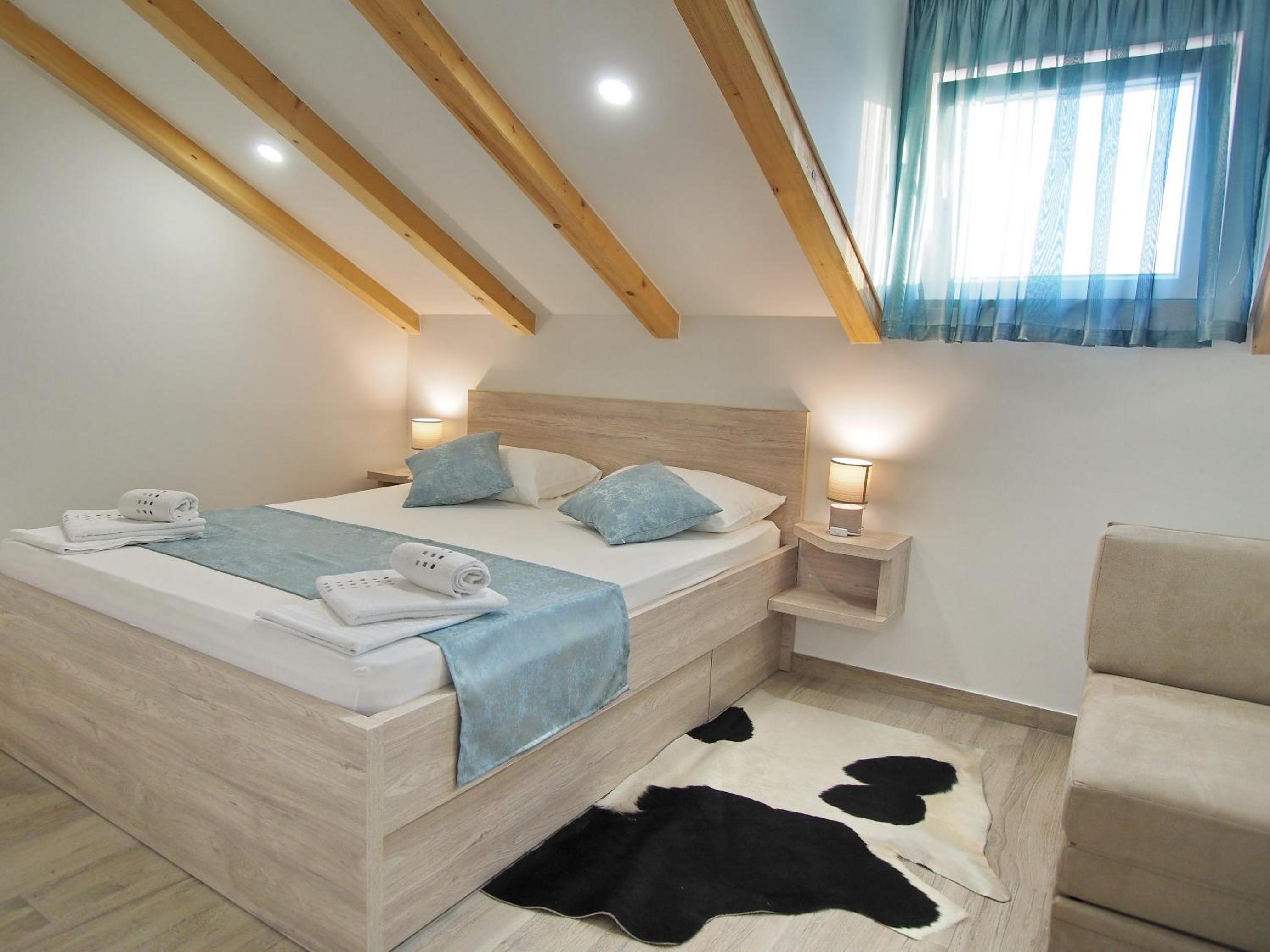 Studio-Apartment mit Terrasse und Meerblick