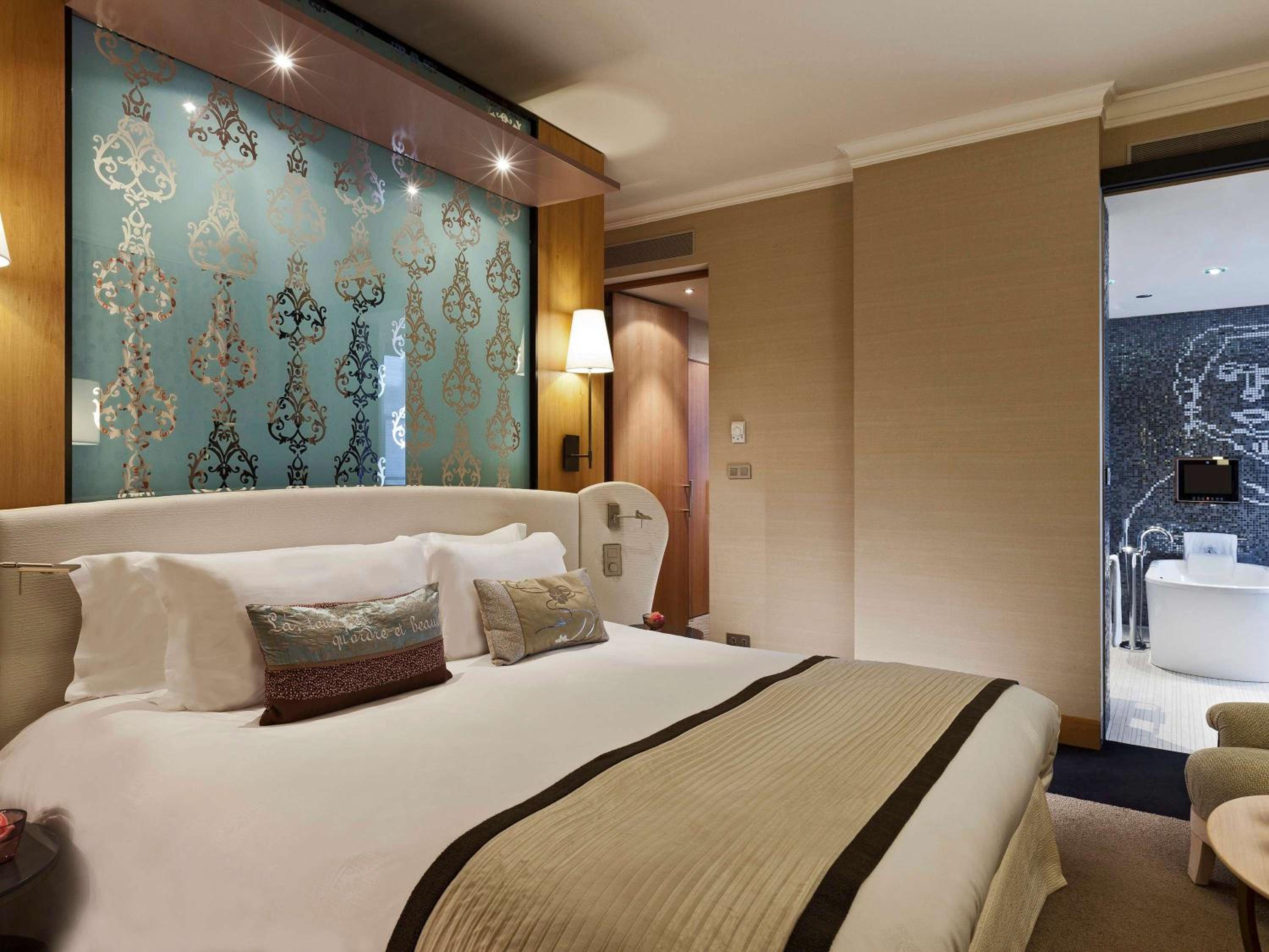 Two-Bedroom Imperial Suite with Canal View