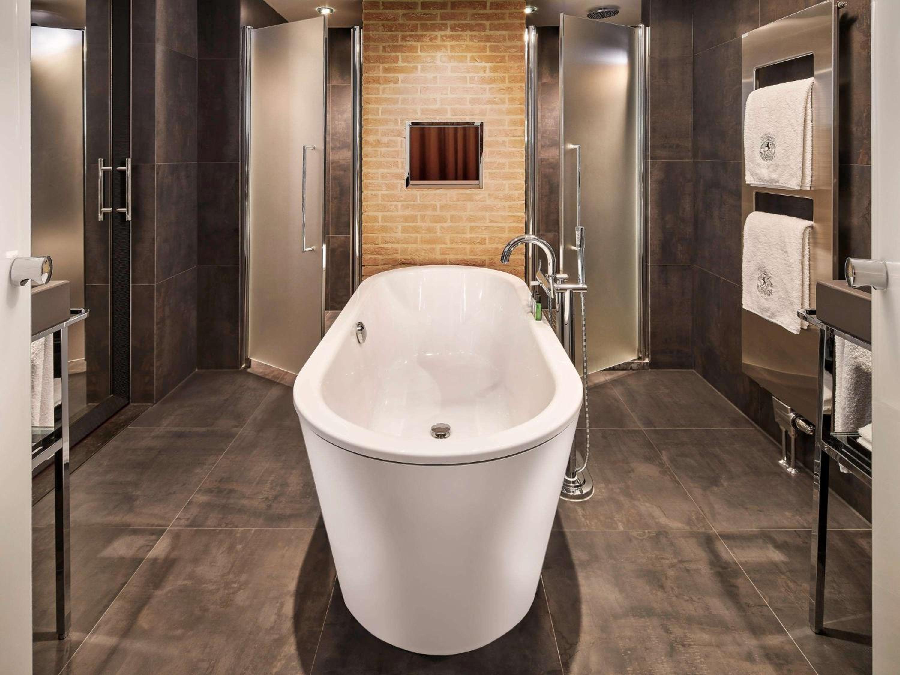 Junior King Suite