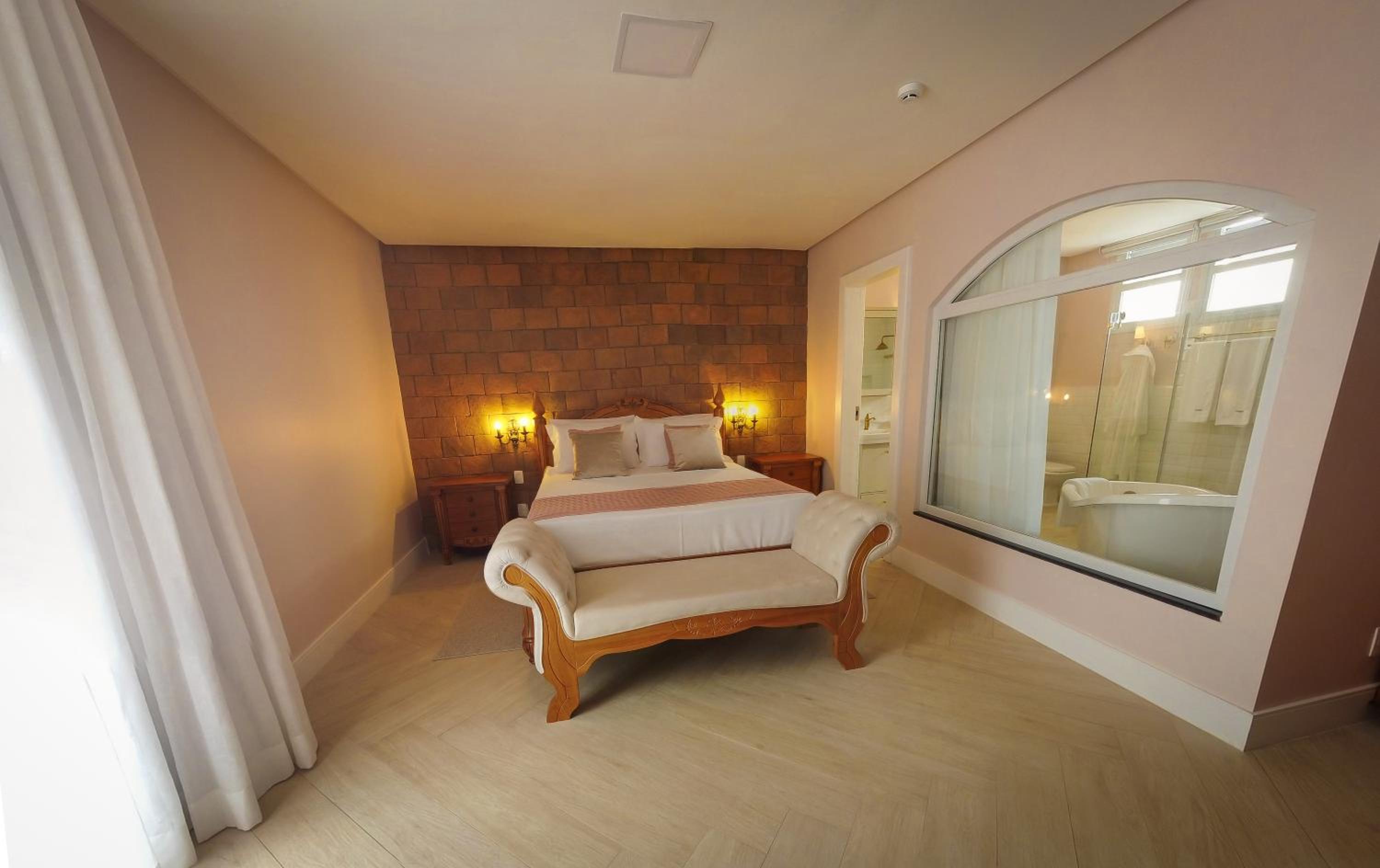 Deluxe Suite photo 1
