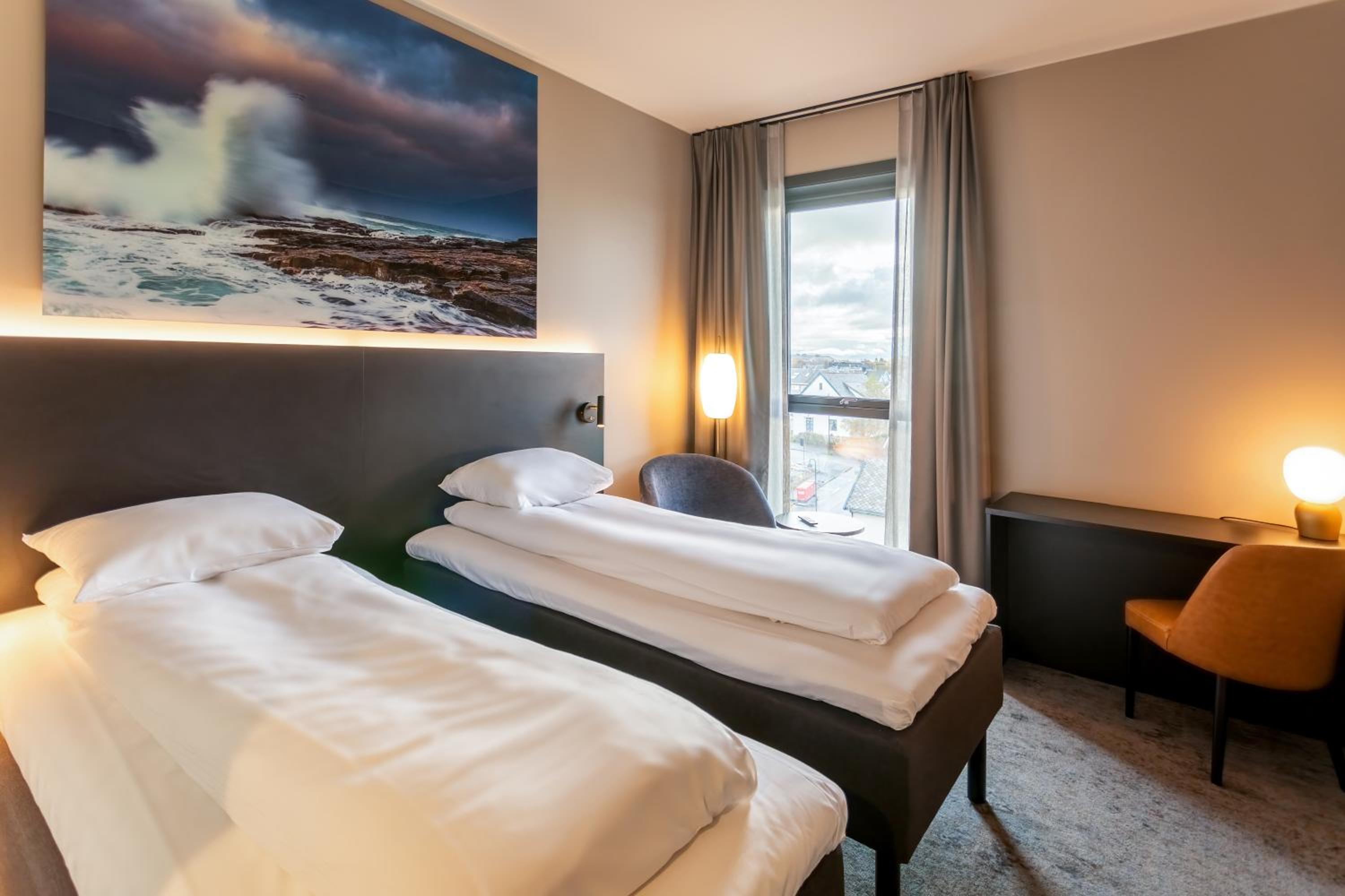 Standard Twin Room - Photo 4