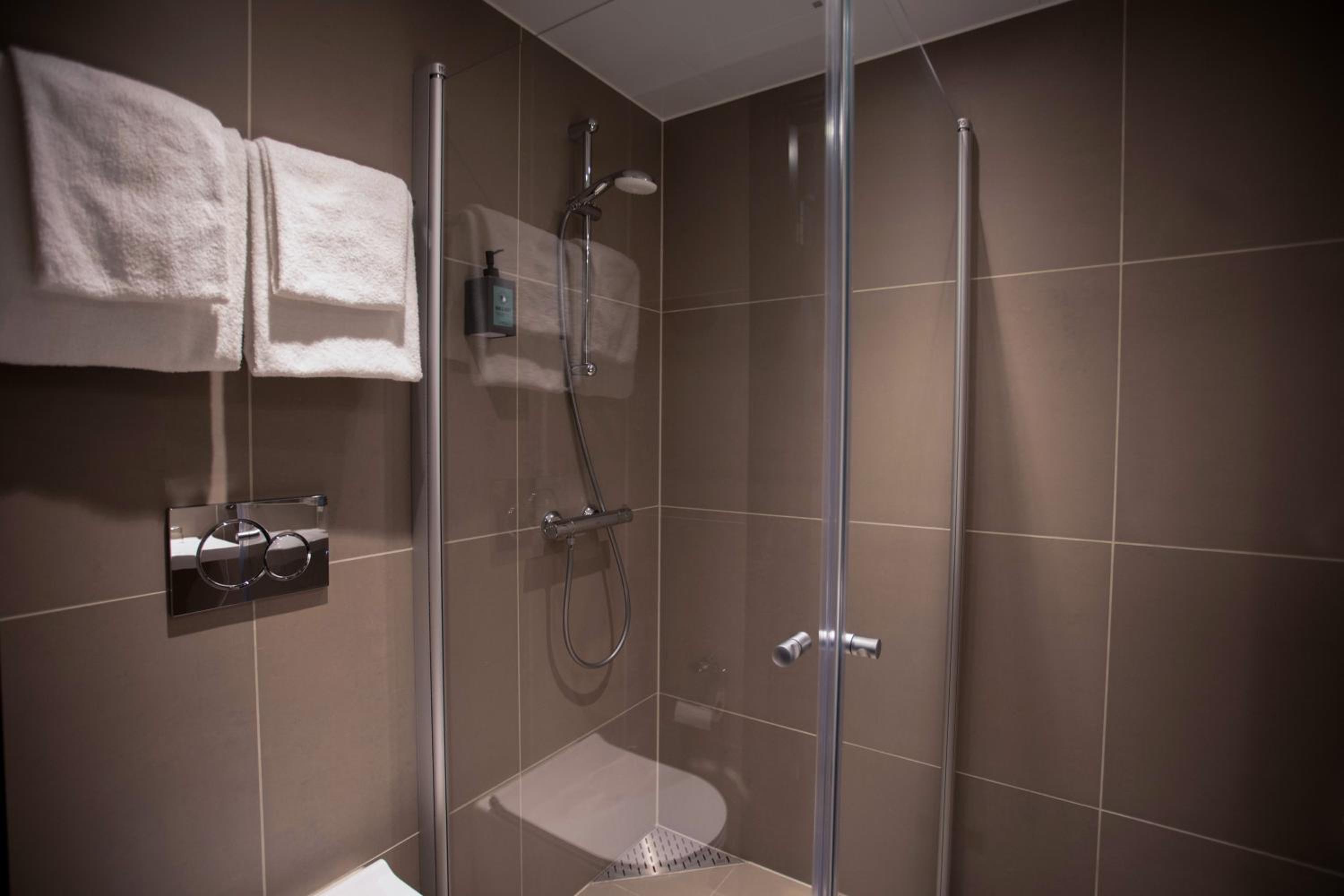 Standard Double Room - Photo 3