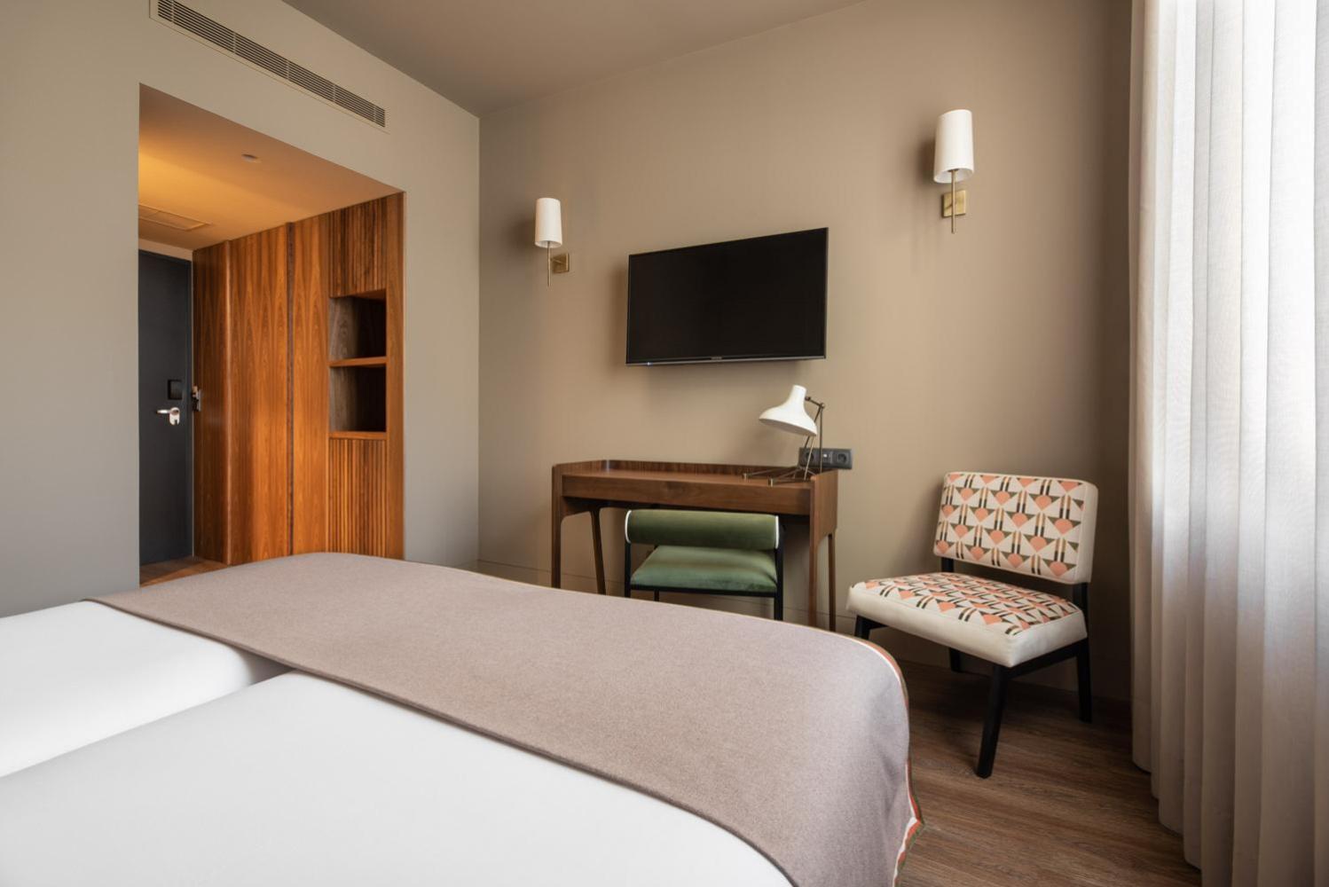 Double or Twin Room - Photo 3
