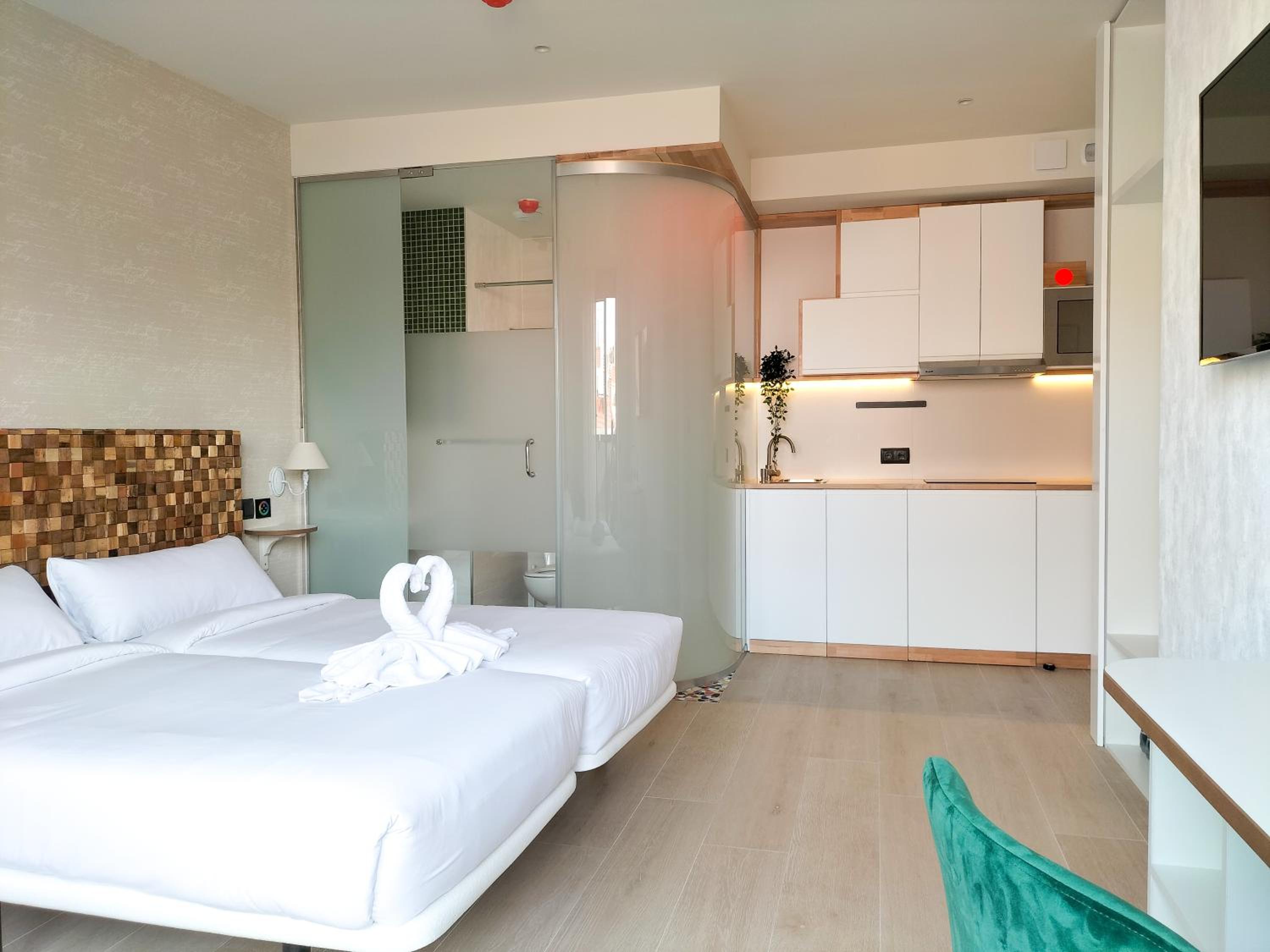 Deluxe Double Room with Terrace photo 2