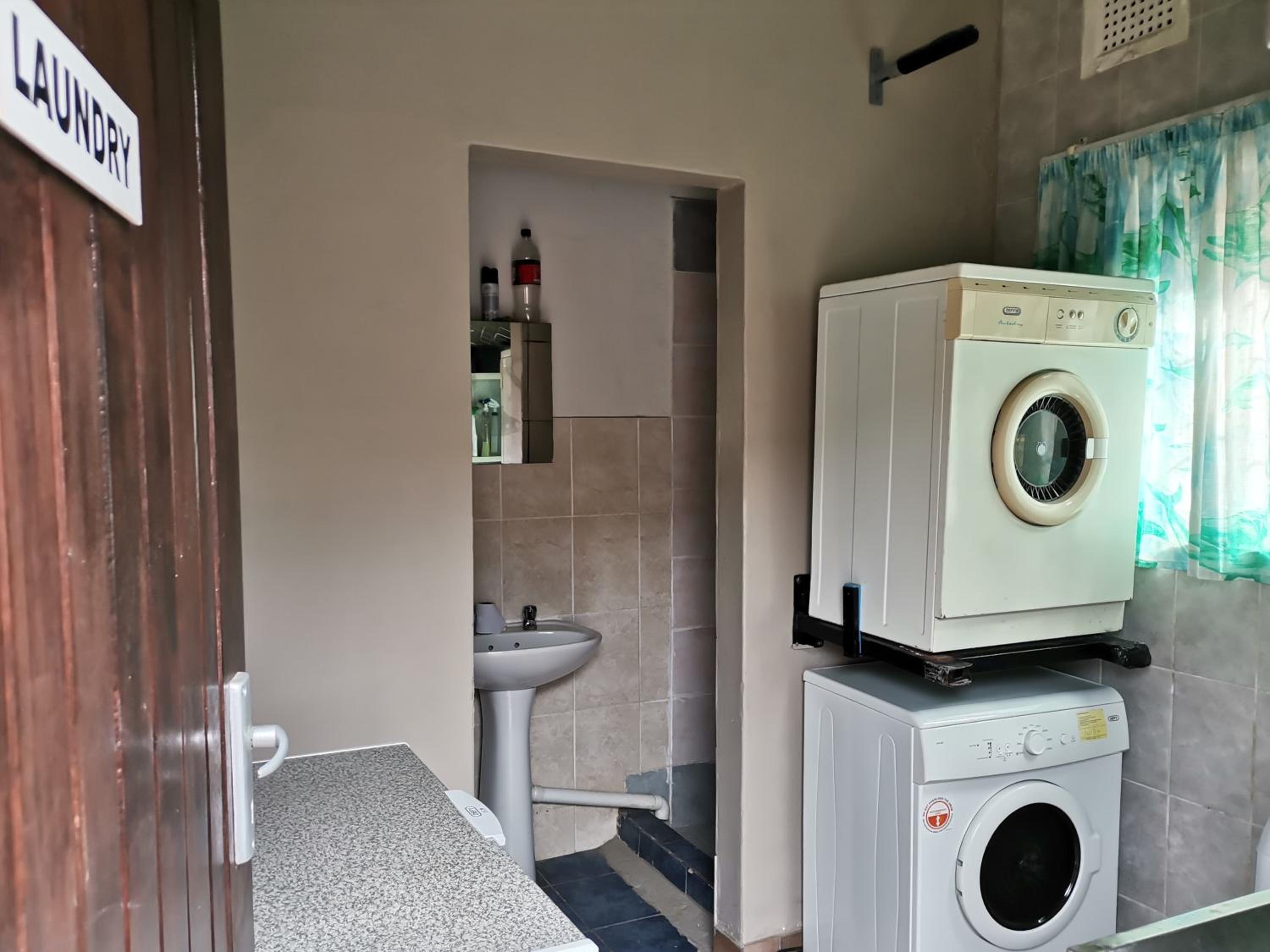 Deluxe Double Room - Photo 9