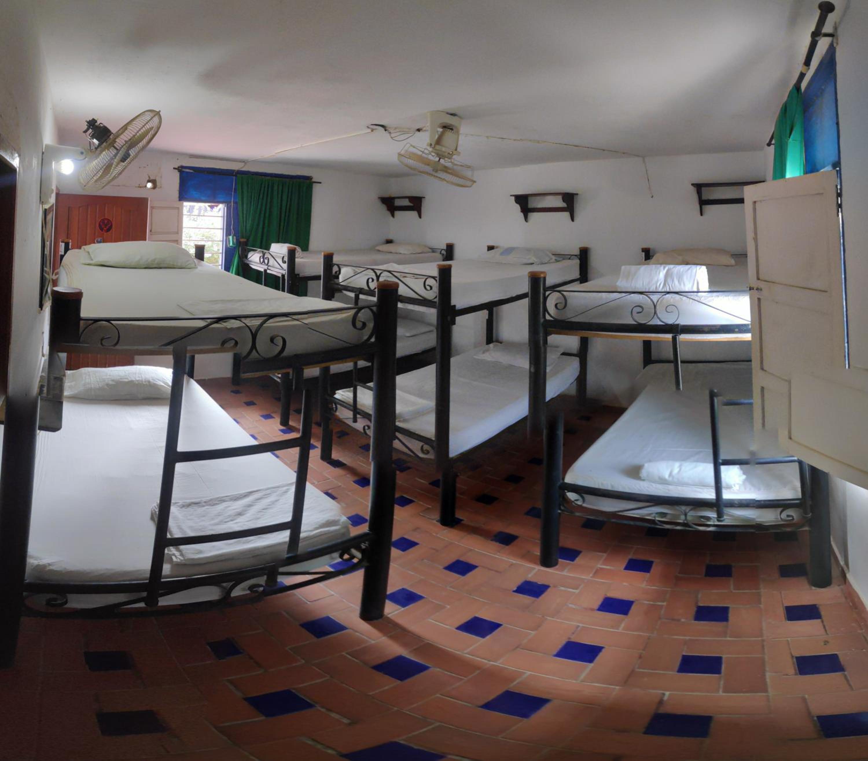 8-Bed Mixed Dormitory Room photo 2