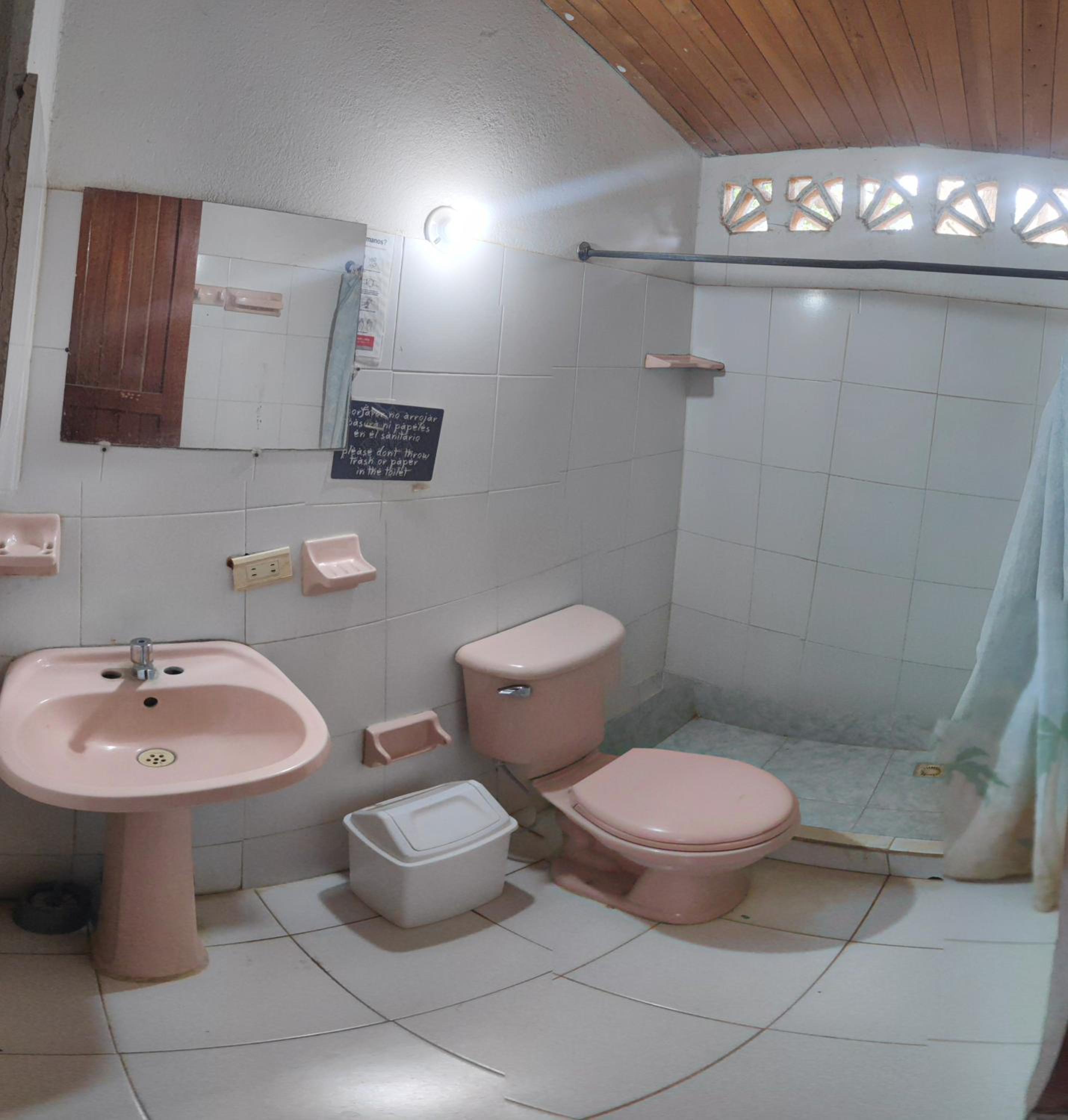 Quadruple Room with Private Bathroom photo 3