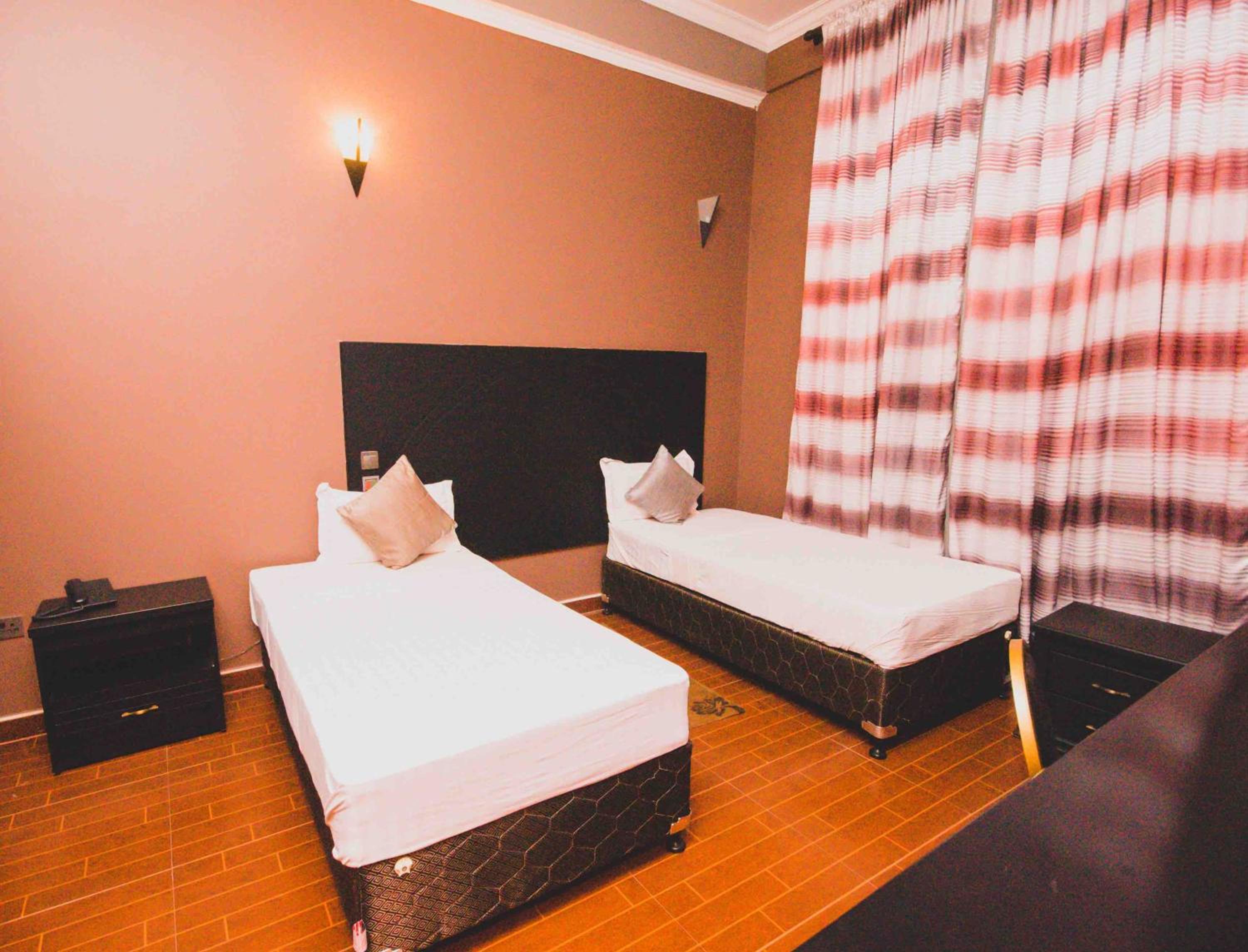 Standard Twin Room photo 2