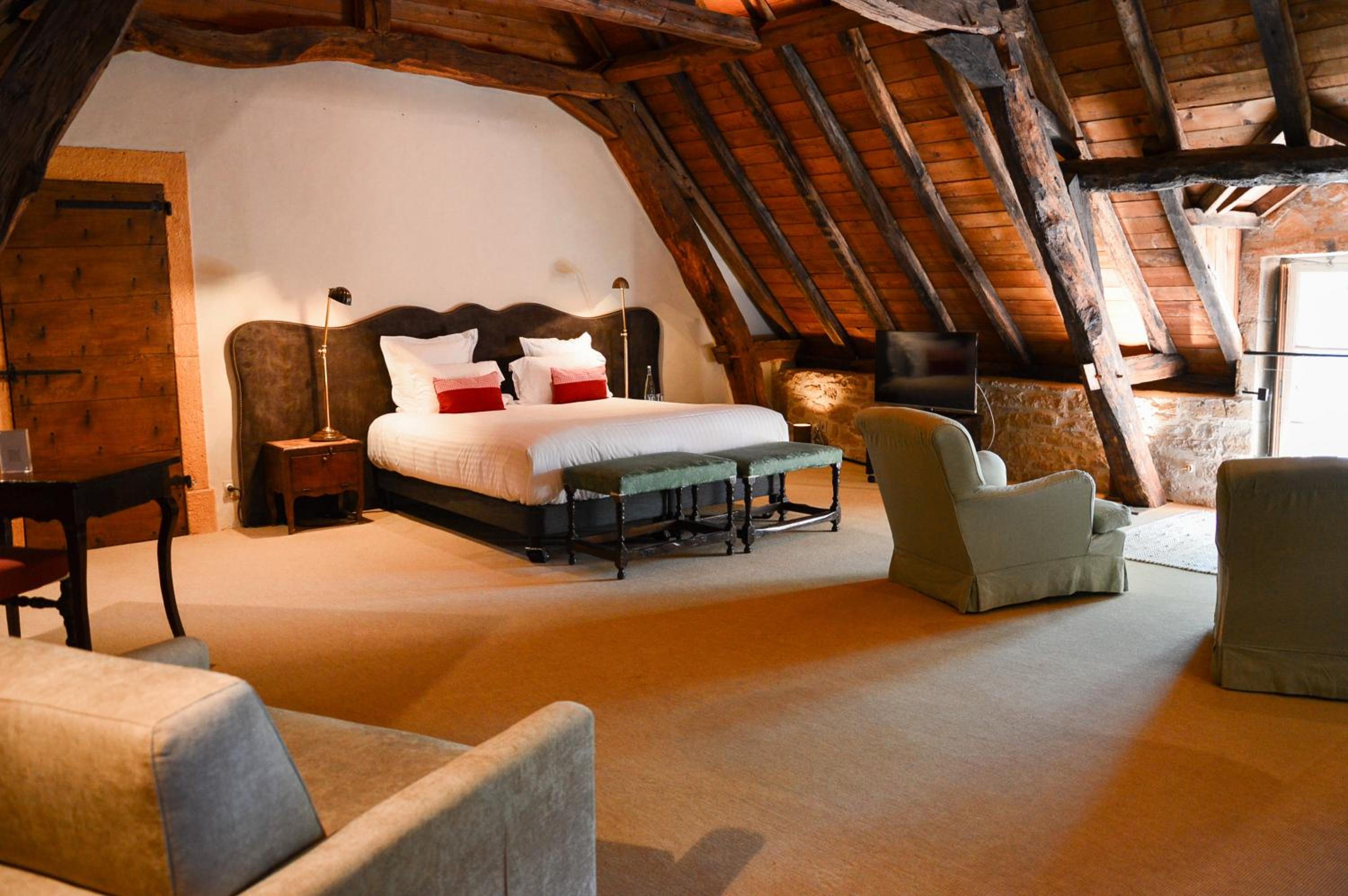 Classic Courtyard Suite
