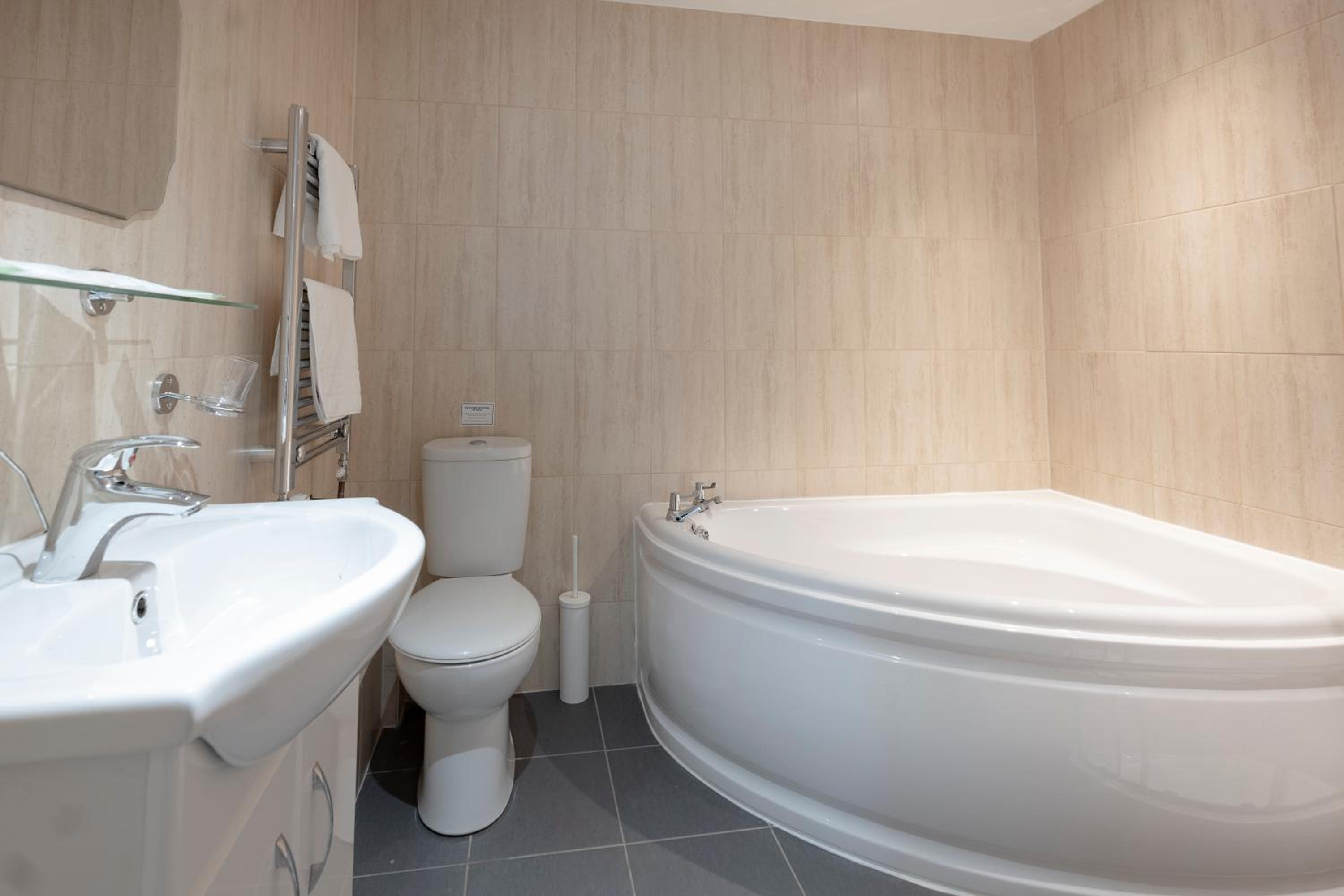 One-Bedroom Suite photo 2