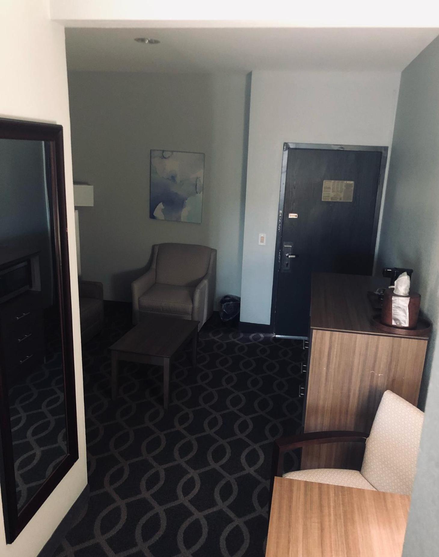 King Room - Non-Smoking - Photo 2