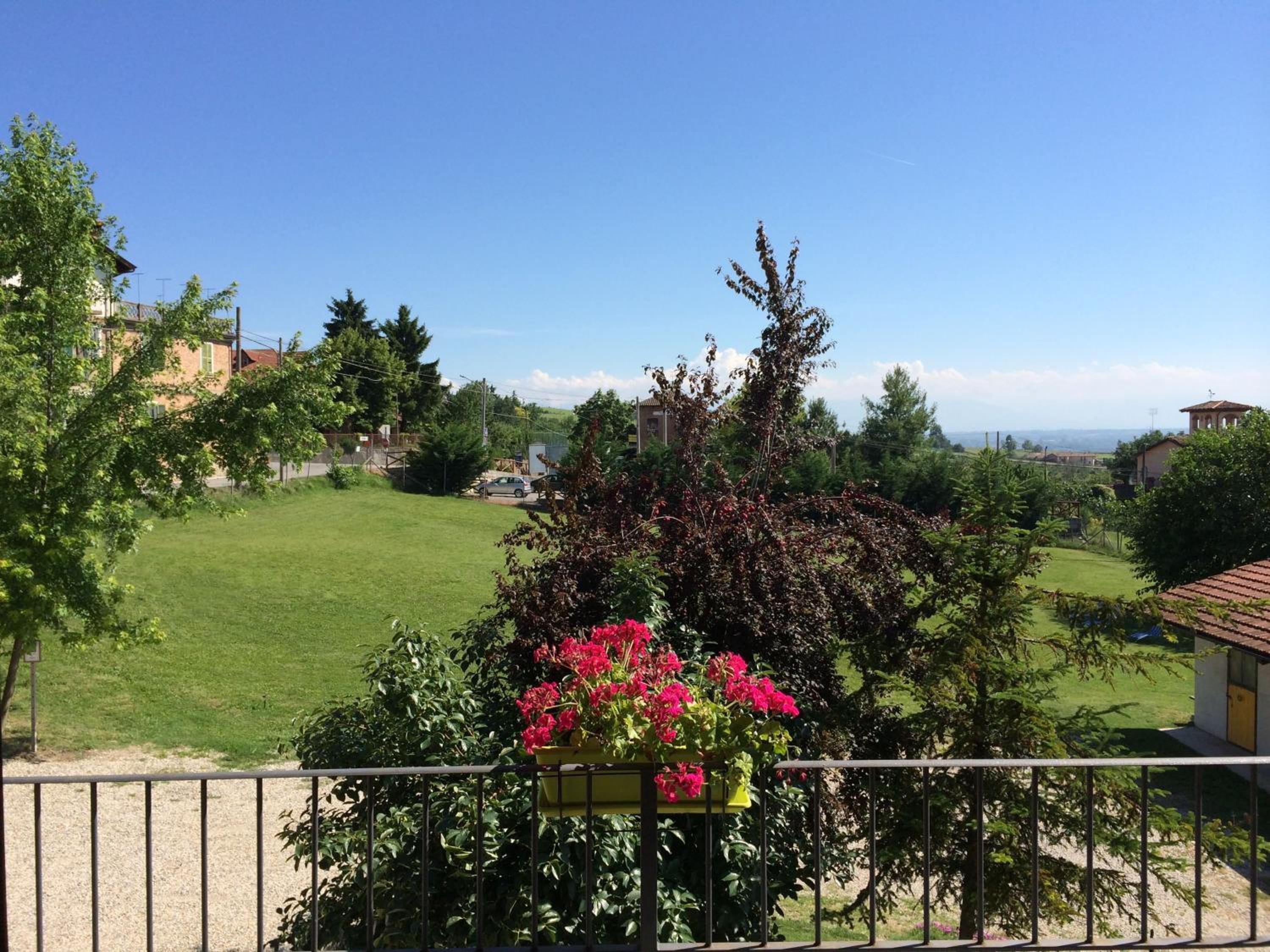 One-Bedroom Apartment with Balcony - Photo 10