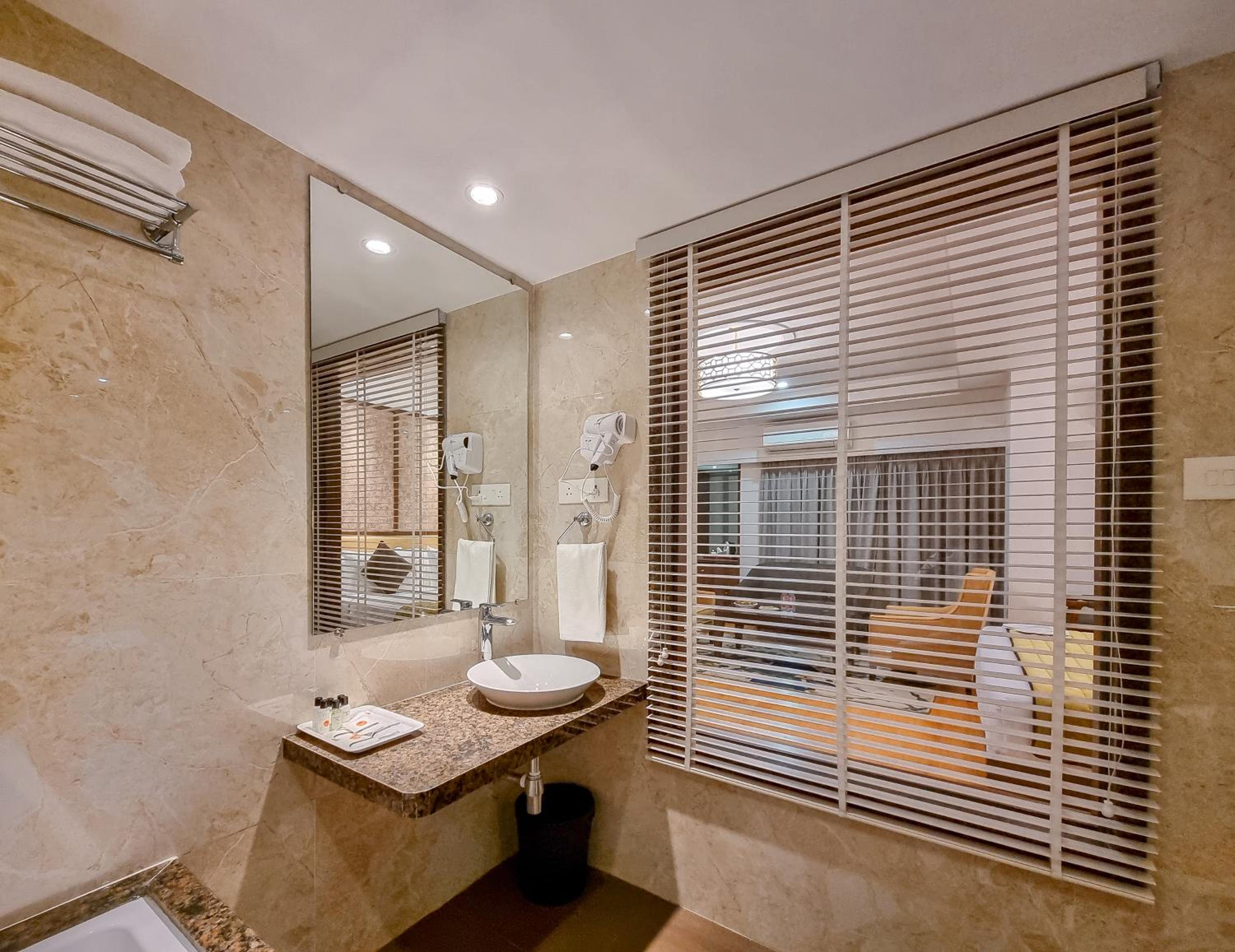 Suite - Photo 2
