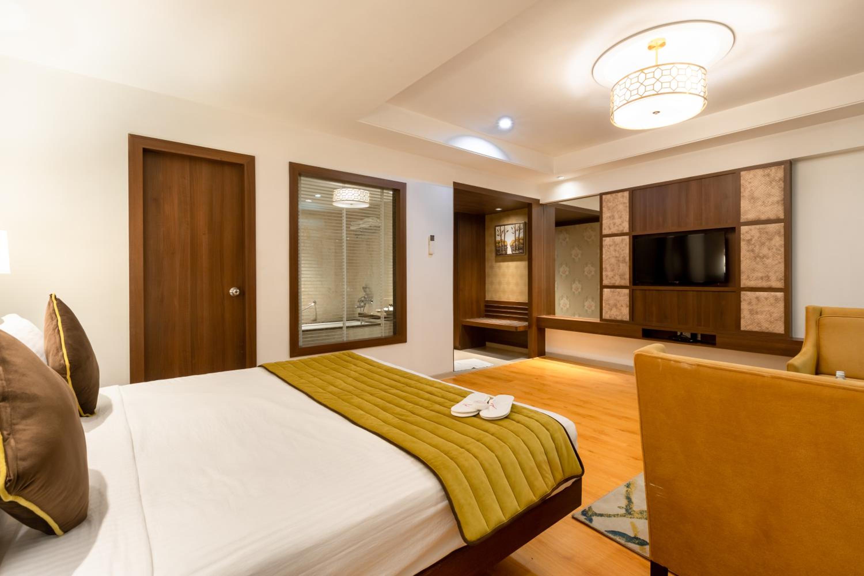 Suite - Photo 4