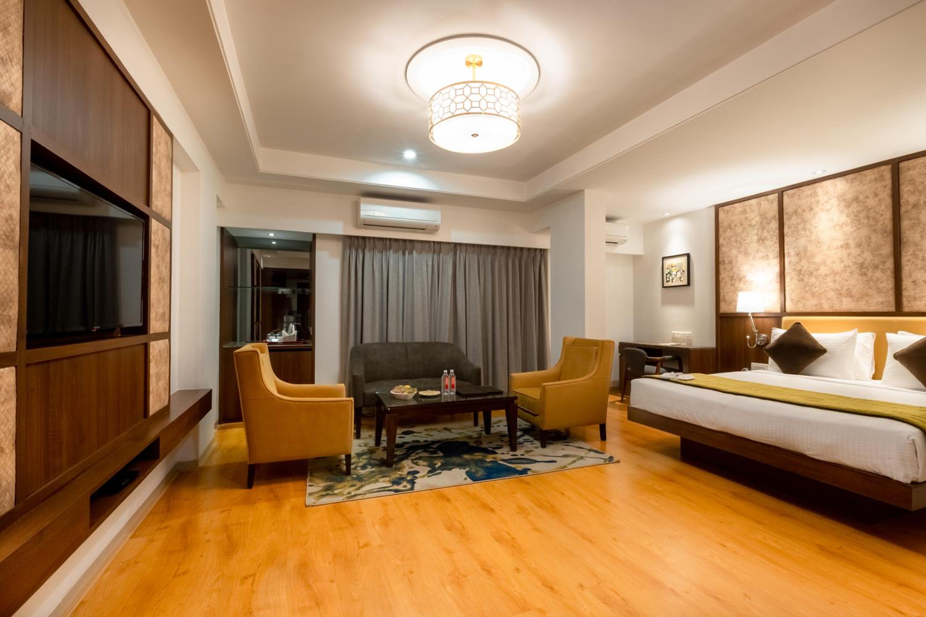 Suite - Photo 6