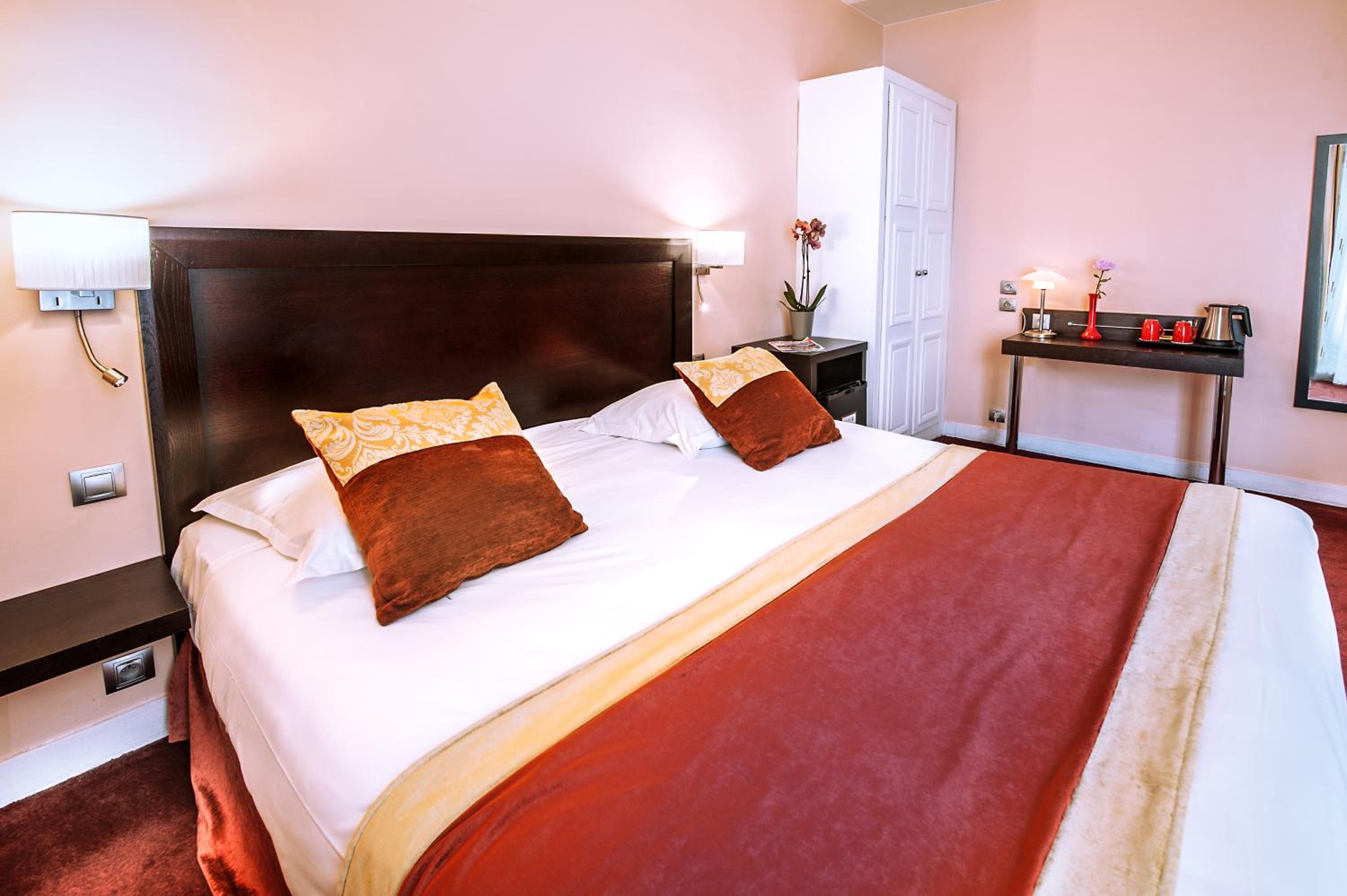 King Room thumbnail 5