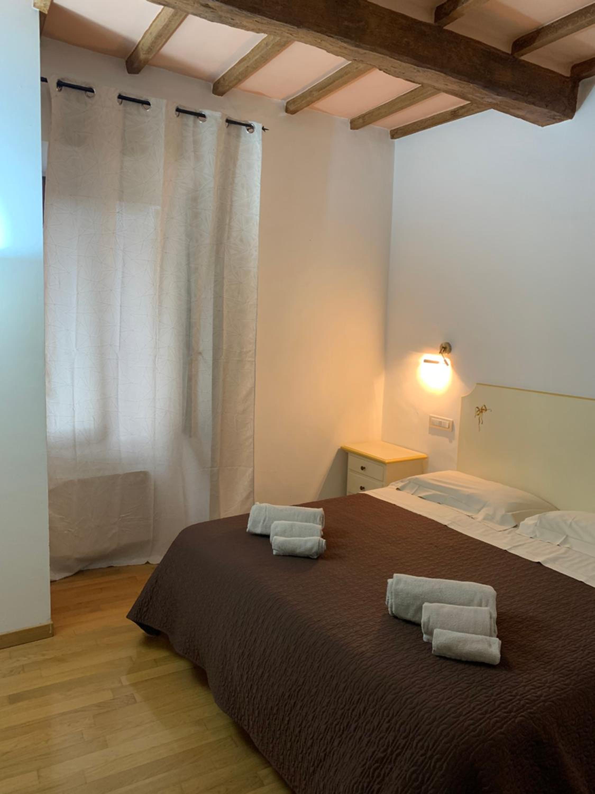 Deluxe Double or Twin Room - Photo 9